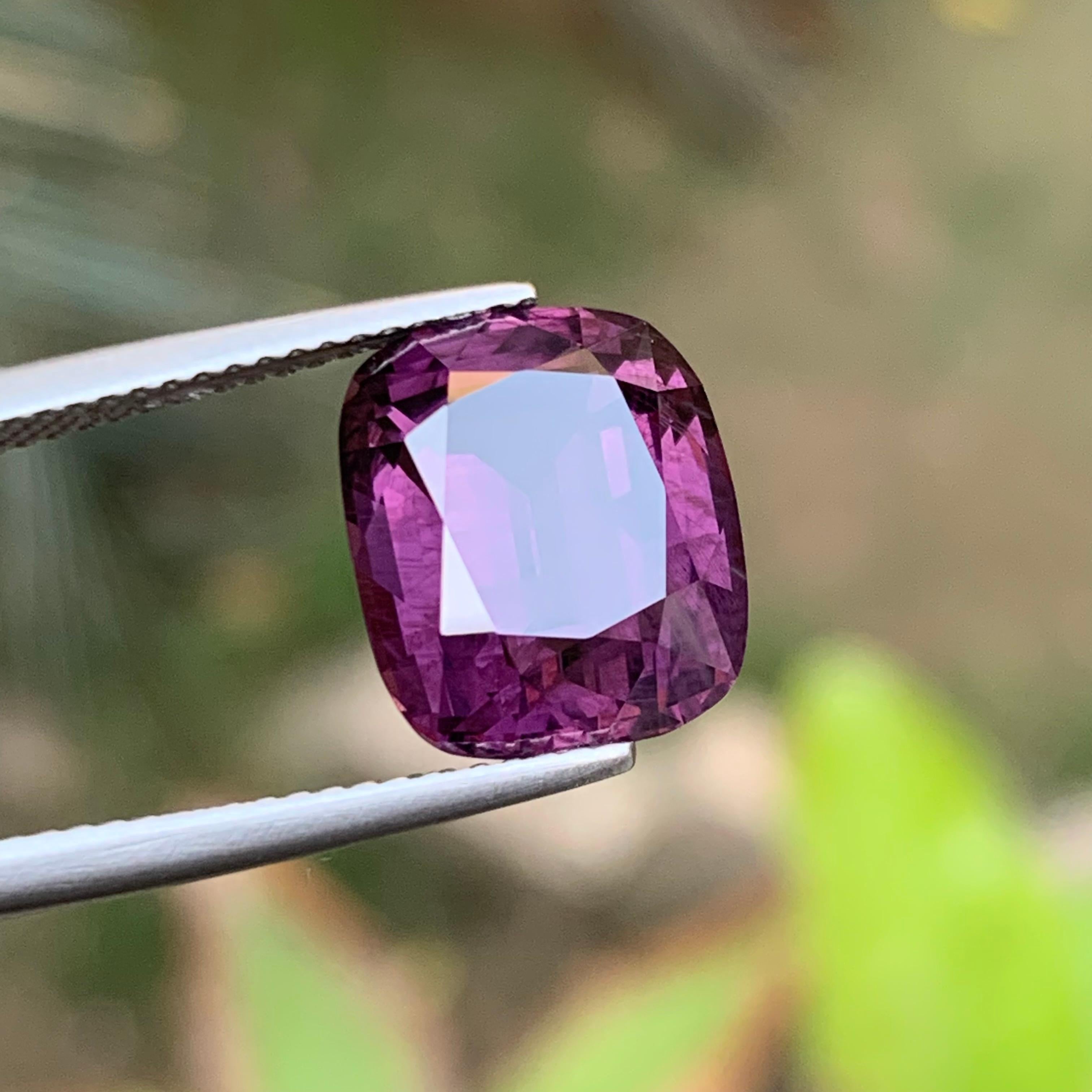 Spinello viola scuro da 8,20 carati, pietra naturale sfusa con taglio a cuscino dalla Birmania in vendita 2