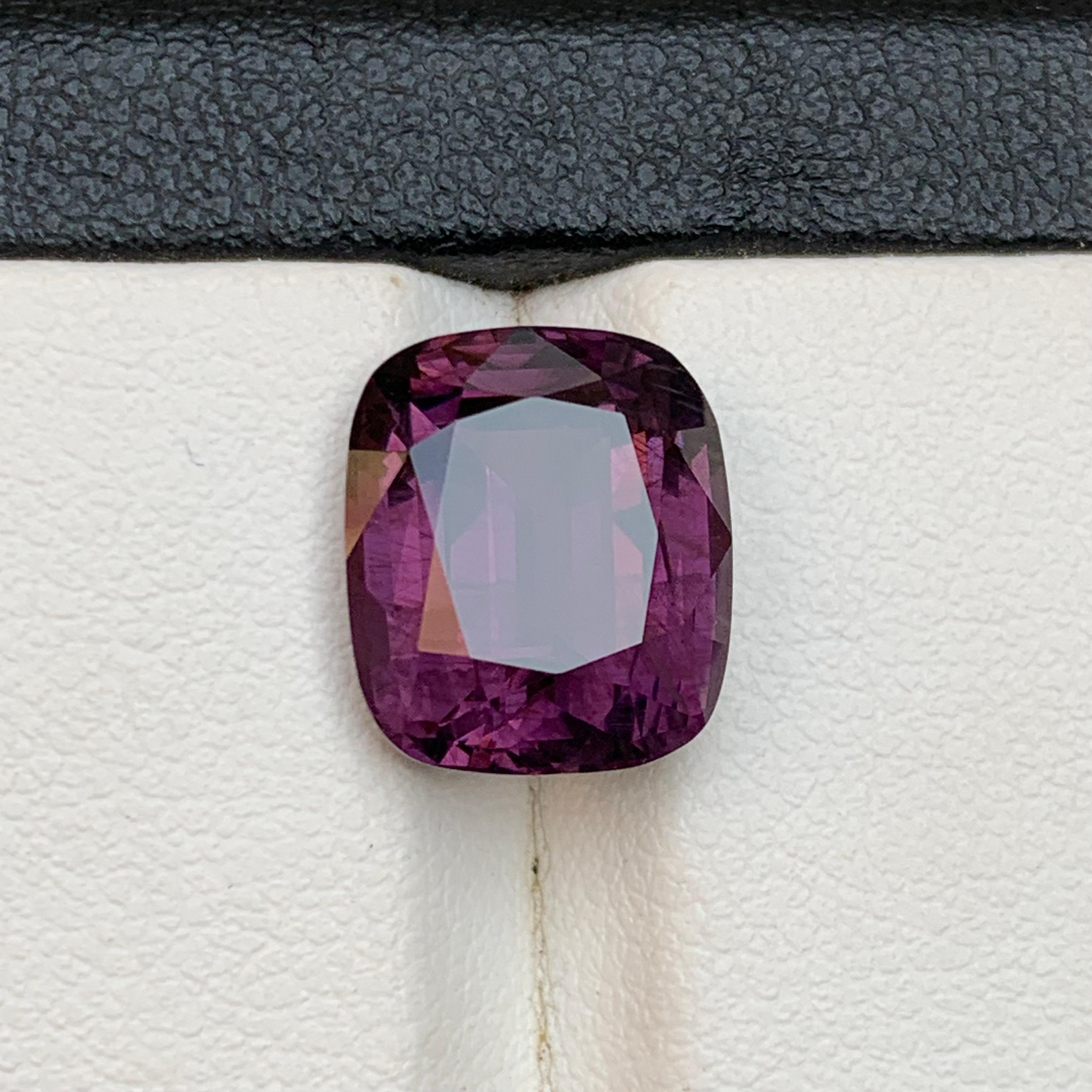 Spinello viola scuro da 8,20 carati, pietra naturale sfusa con taglio a cuscino dalla Birmania in vendita 3
