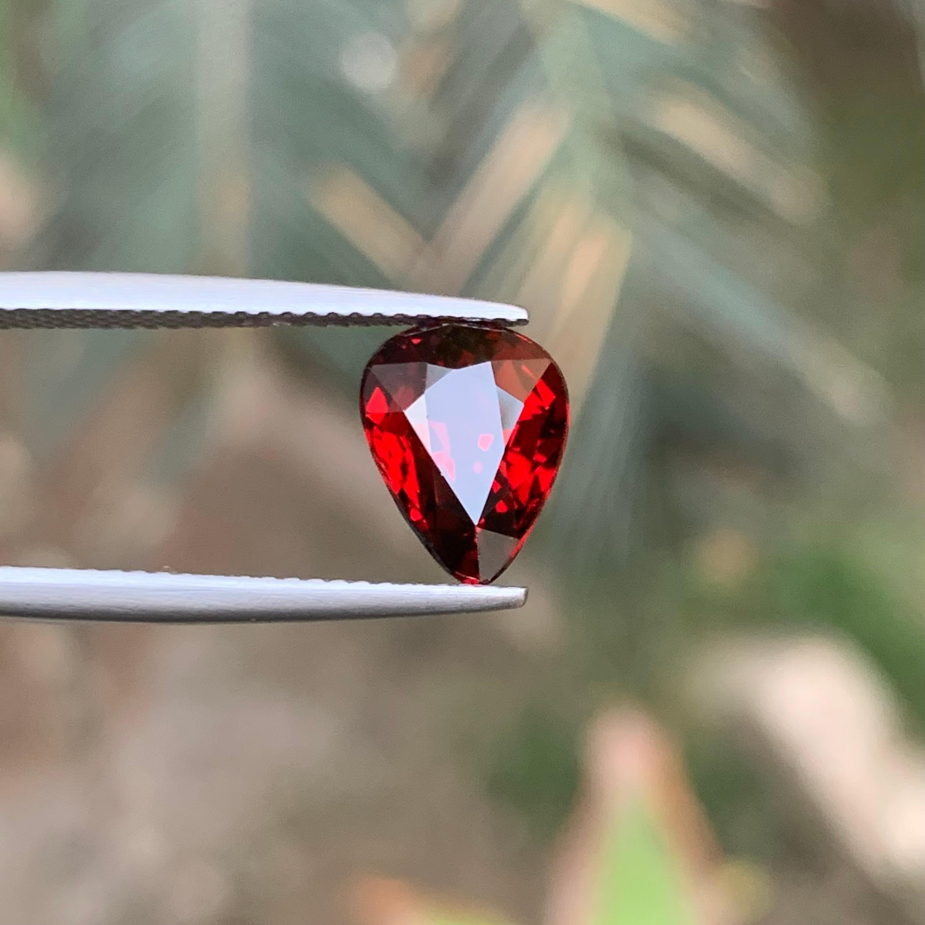 Darkish Red Rhodolite Garnet 4 Ct Natural Loose Gemstone Pear Cut for Ring Jewel For Sale 6