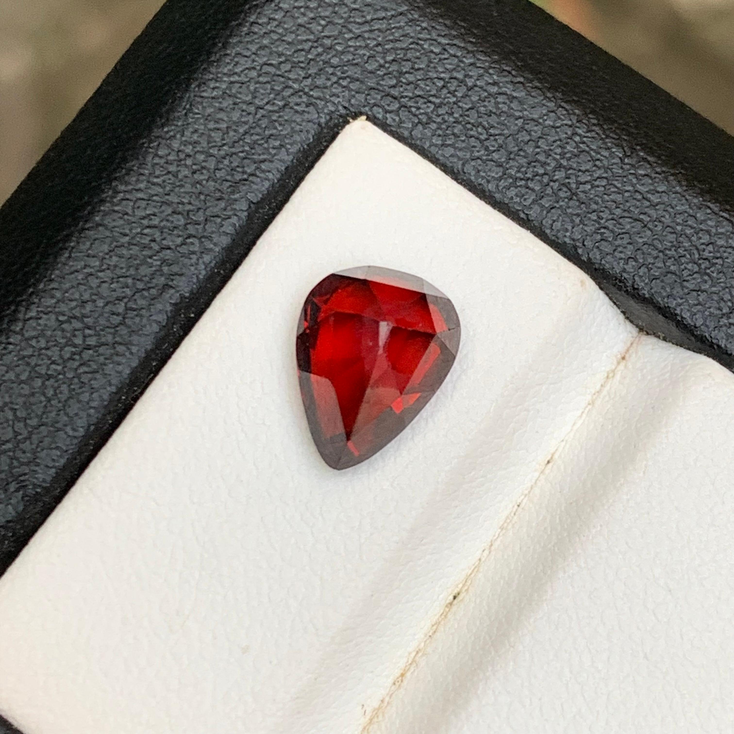 Darkish Red Rhodolite Garnet 4 Ct Natural Loose Gemstone Pear Cut for Ring Jewel For Sale 2
