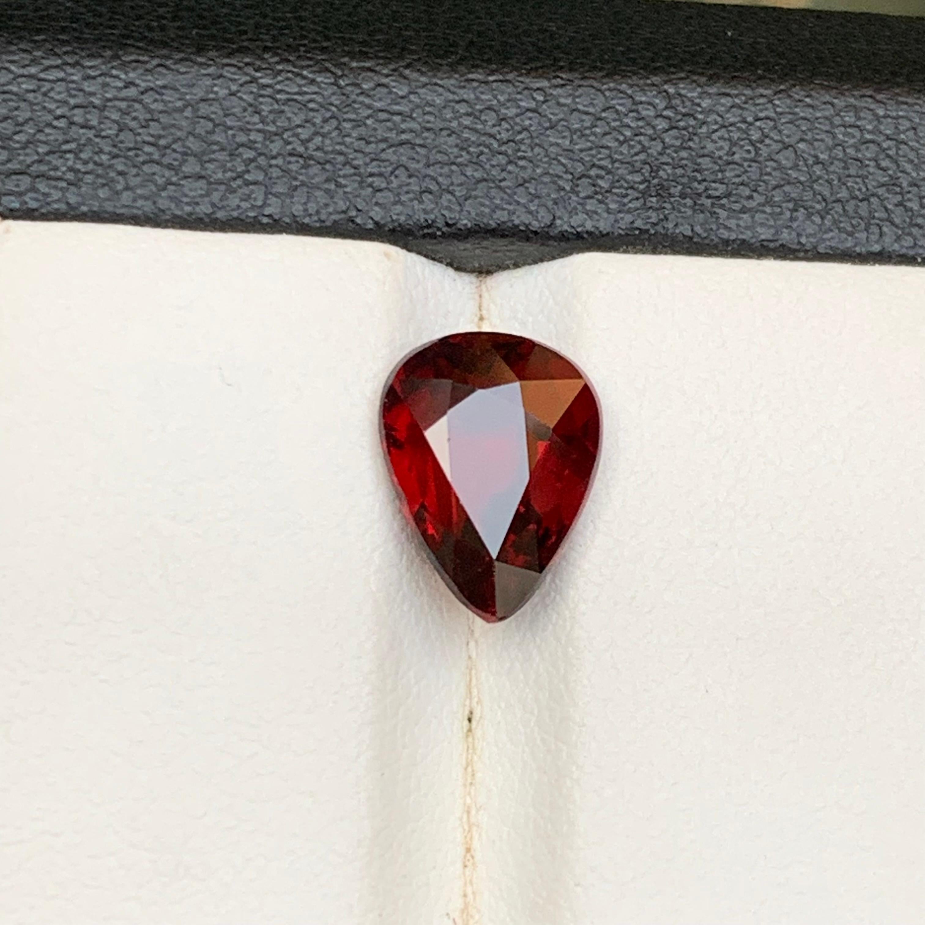 Darkish Red Rhodolite Garnet 4 Ct Natural Loose Gemstone Pear Cut for Ring Jewel For Sale 3