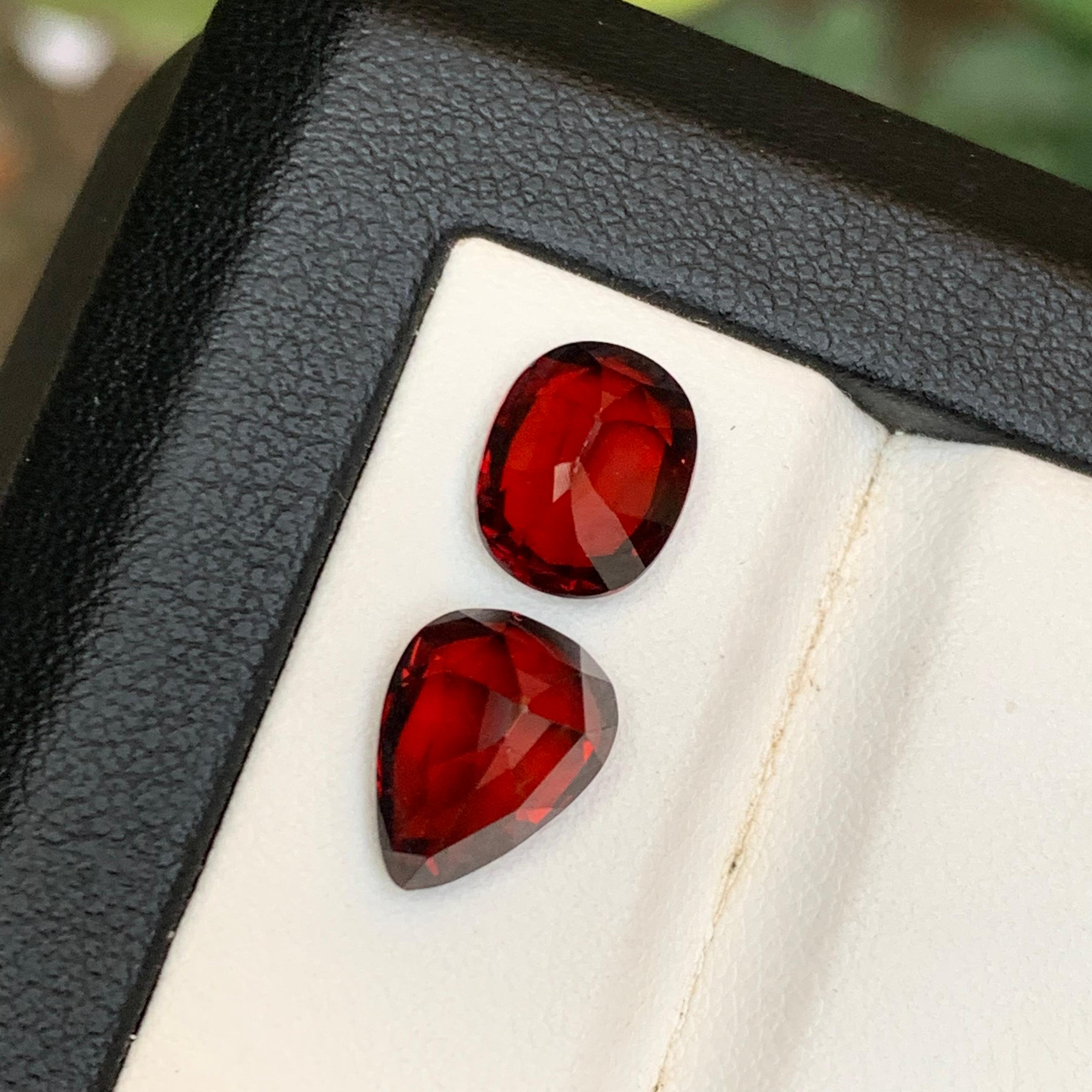 Darkish Red Rhodolite Garnet 7.13 Ct Natural Loose Gemstones Oval & Pear Cut In New Condition For Sale In Peshawar, PK