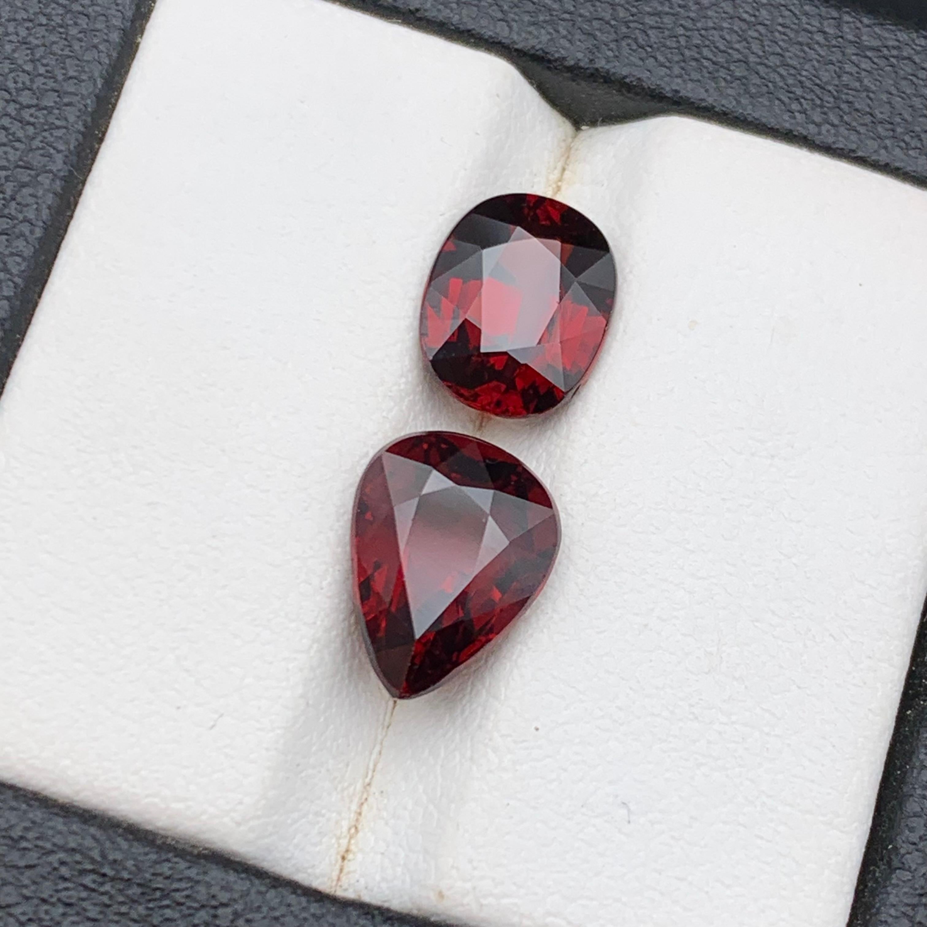 Women's or Men's Darkish Red Rhodolite Garnet 7.13 Ct Natural Loose Gemstones Oval & Pear Cut For Sale