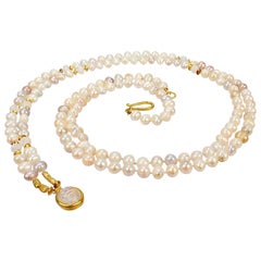 Darlene de Sedle Collier de perles en or 22 carats et pierres de lune