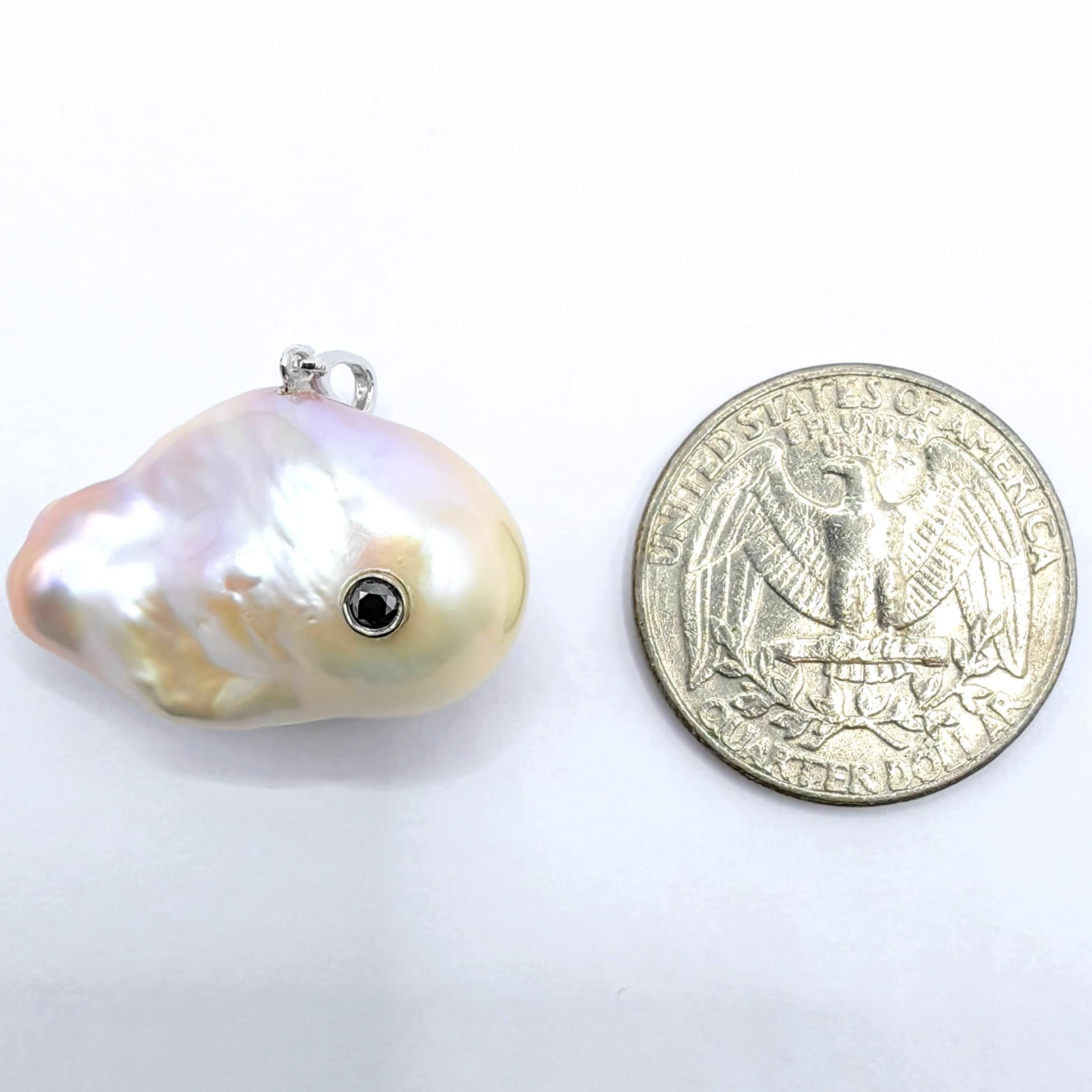 Darling Fish XL : Black Diamond Pink Champaign Baroque Pearl 18K Gold Pendant For Sale 4