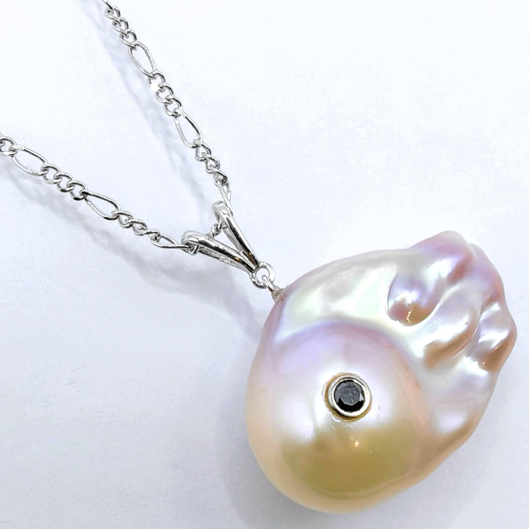 Contemporary Darling Fish XL : Black Diamond Pink Champaign Baroque Pearl 18K Gold Pendant For Sale