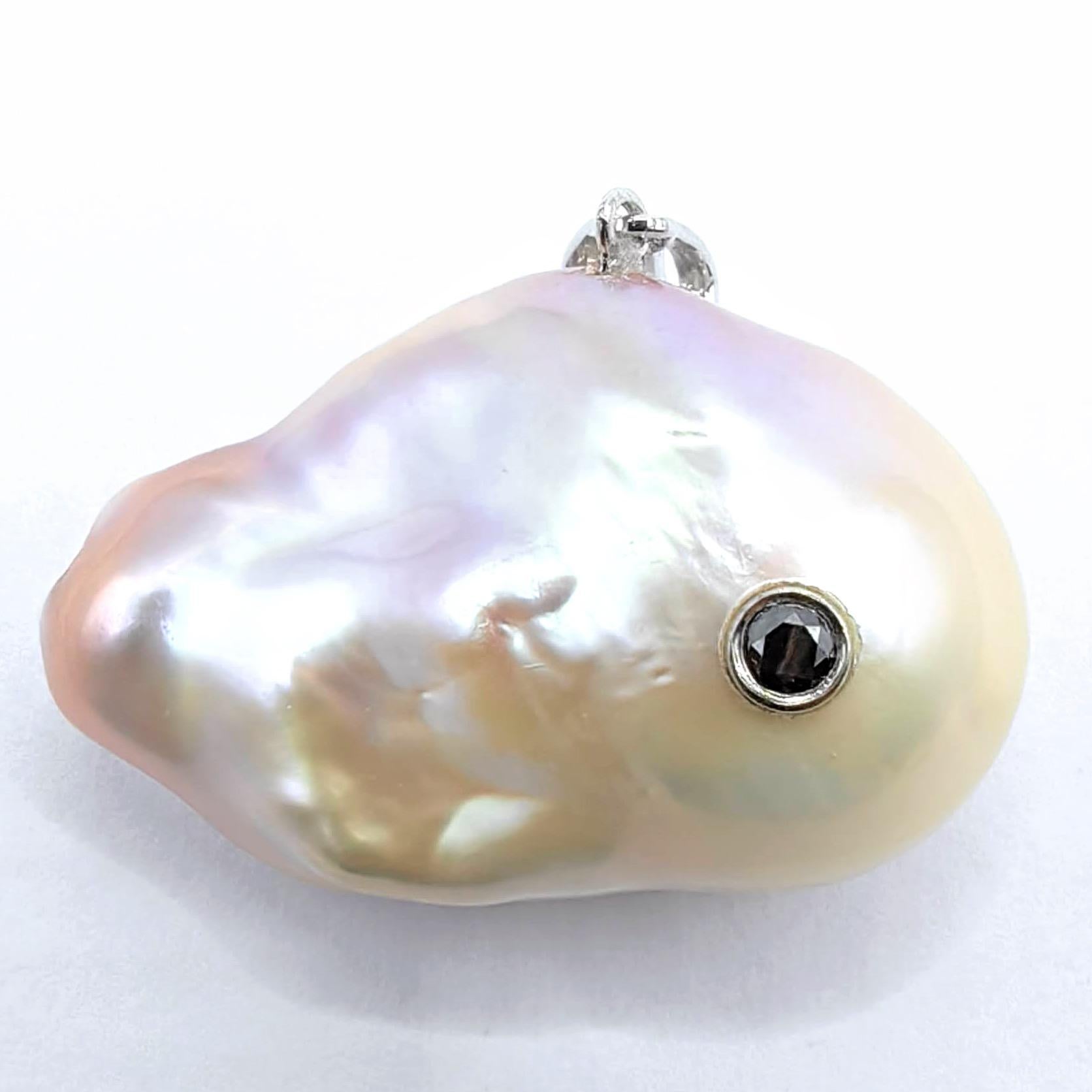 Darling Fish XL : Black Diamond Pink Champaign Baroque Pearl 18K Gold Pendant For Sale 2