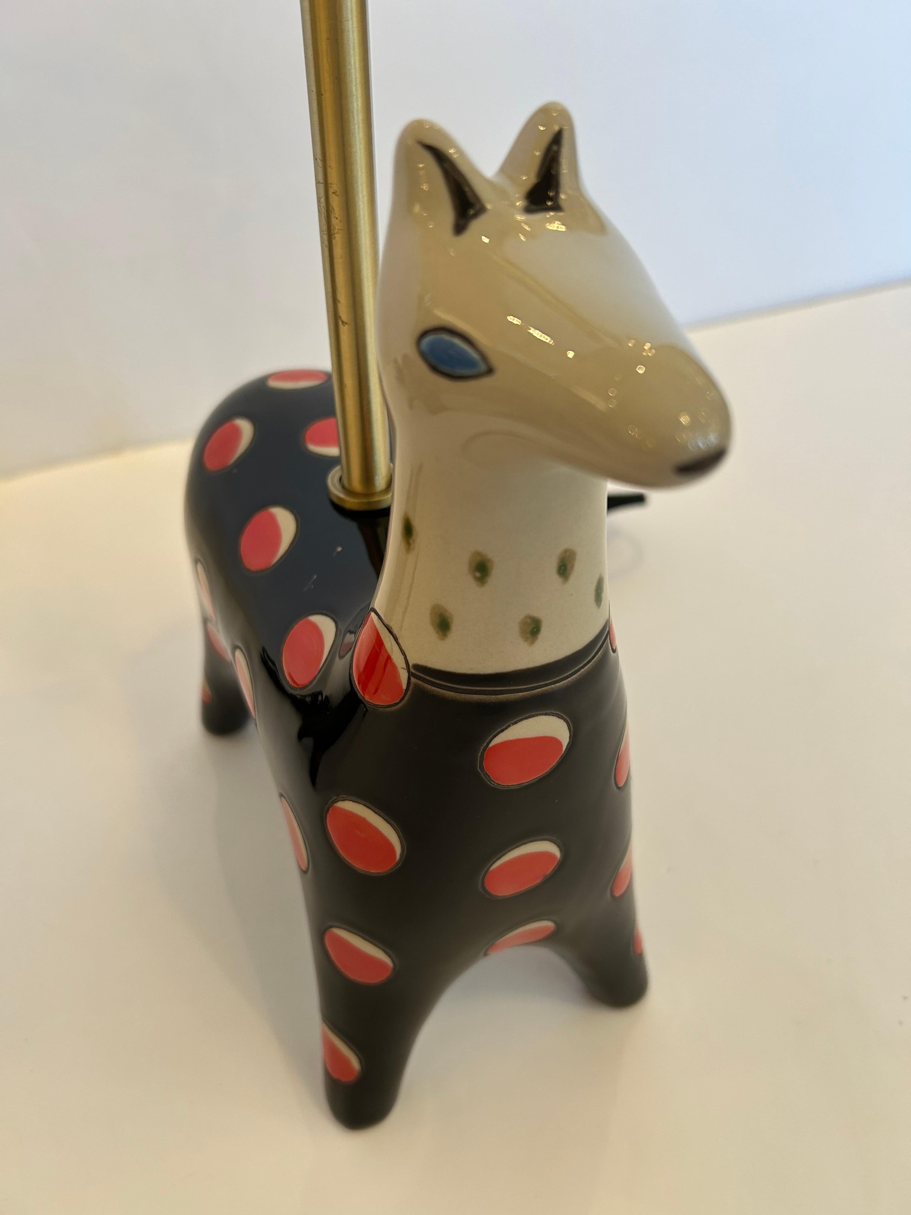 Moderne Paire de lampes de table Llama en céramique en vente