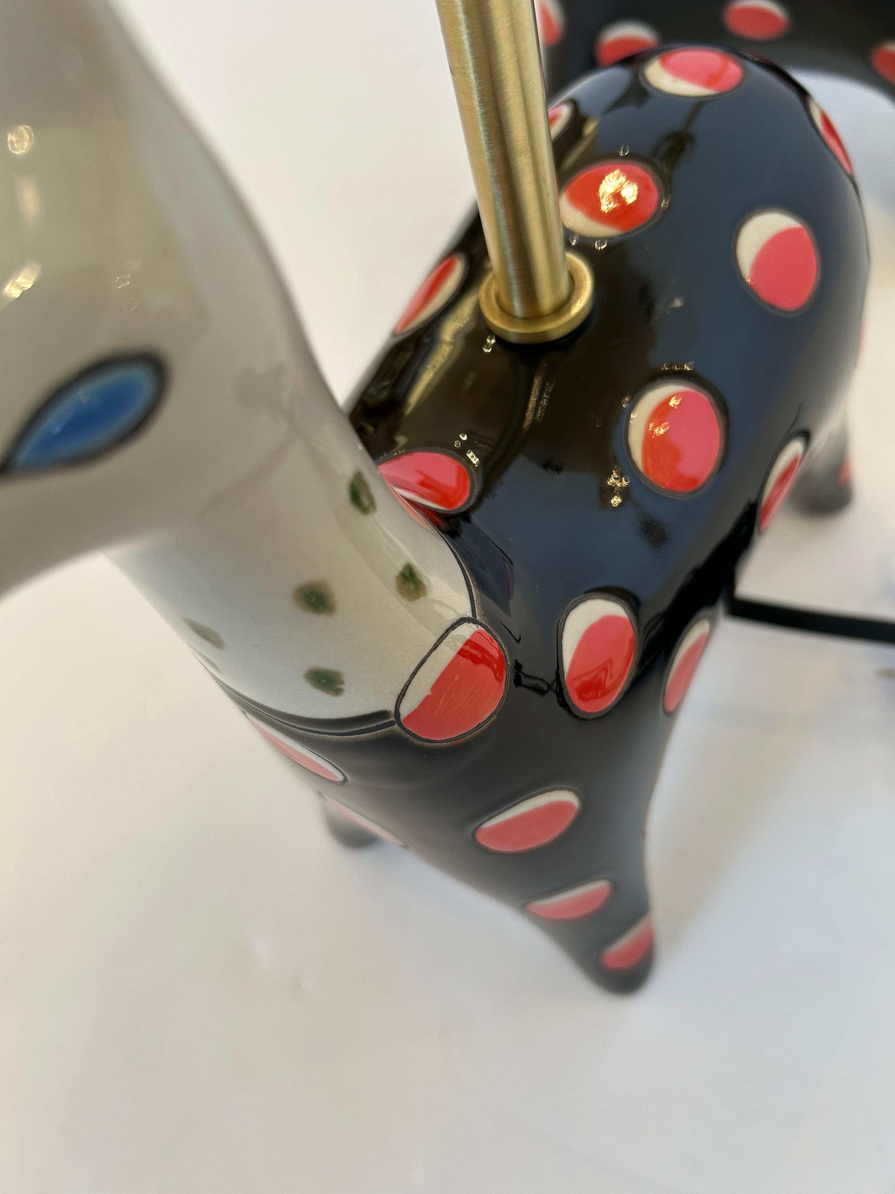 Paire de lampes de table Llama en céramique en vente 1