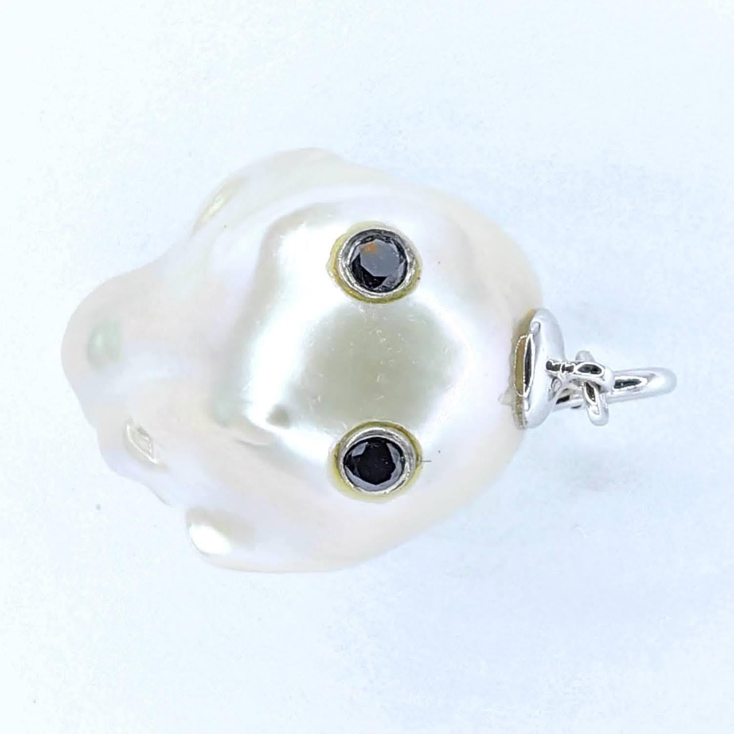 Darling Phantom: Black Diamond Baroque Pearl Ghost Charm Pendant 18K White Gold In New Condition For Sale In Wan Chai District, HK