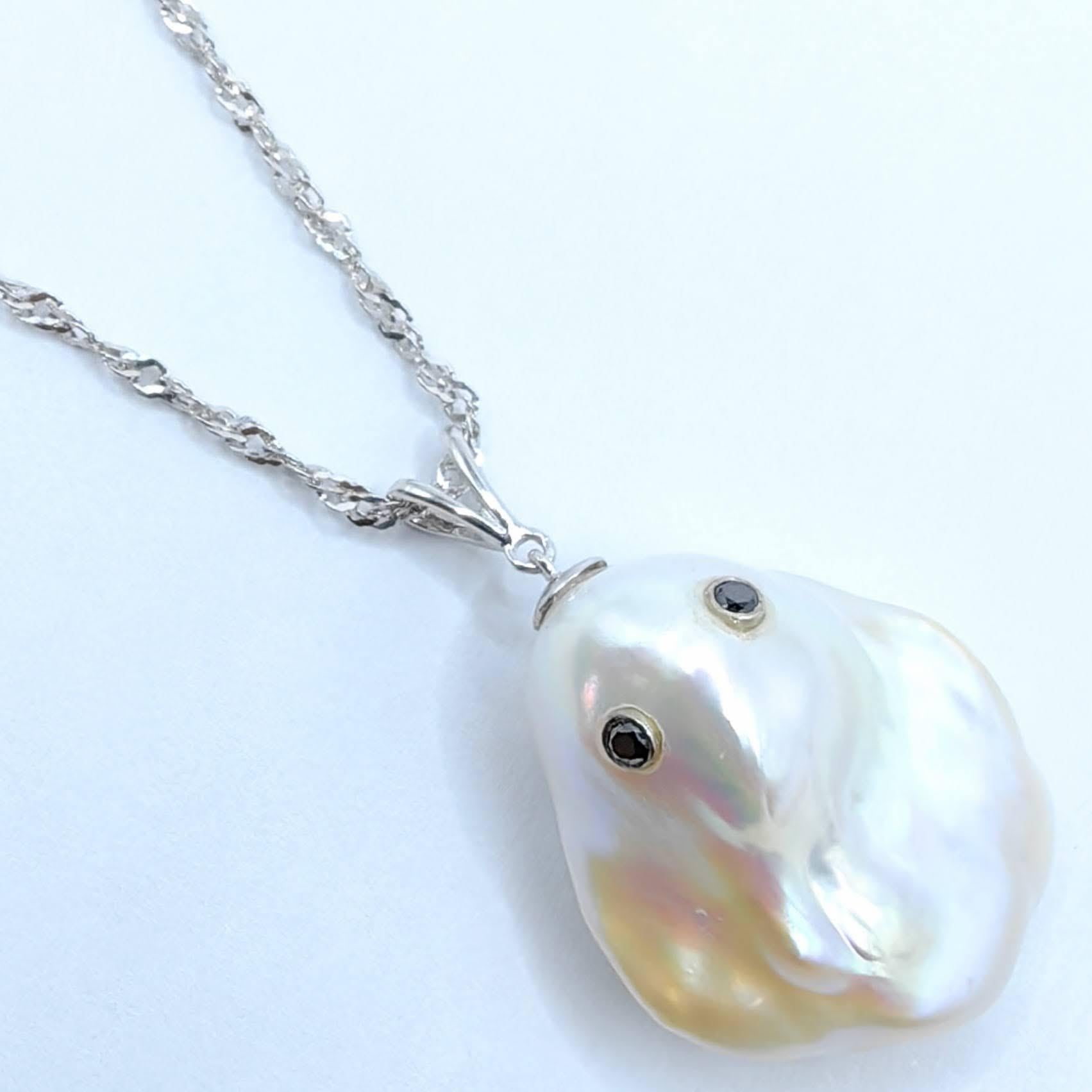 Darling Phantom: Black Diamond Baroque Pearl Ghost Pendant in 18K White Gold In New Condition In Wan Chai District, HK