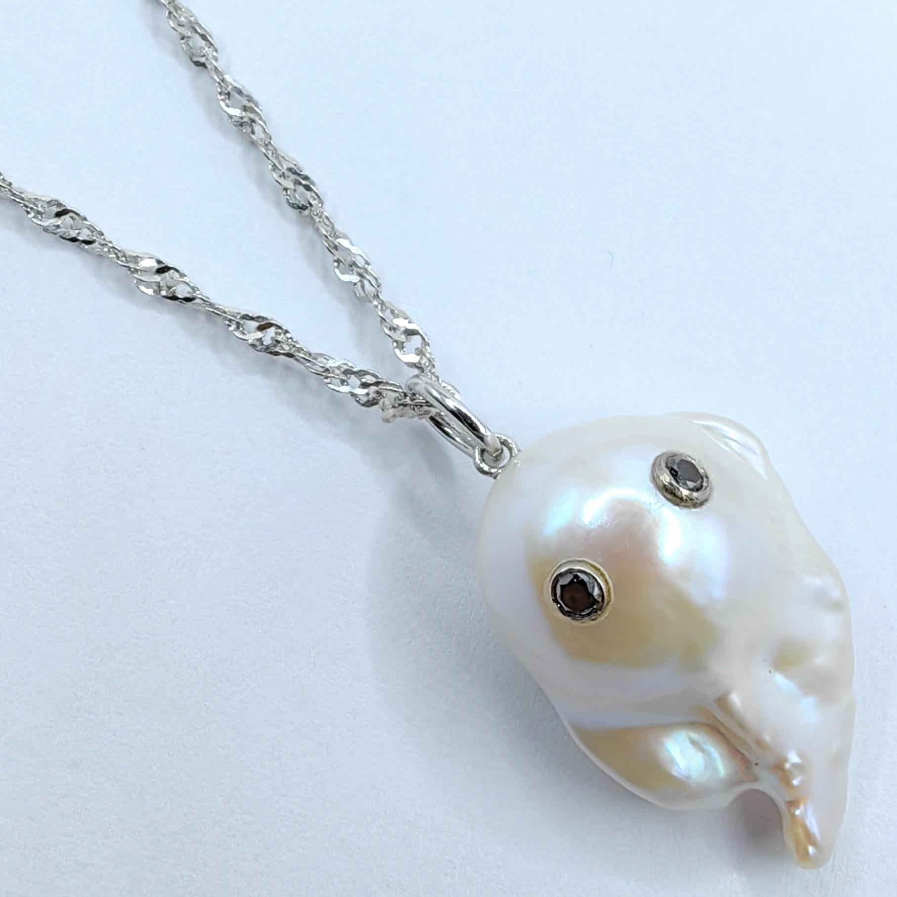 Darling Phantom: Black Diamond Baroque Pearl Ghost Pendant in 18K White Gold In New Condition In Wan Chai District, HK