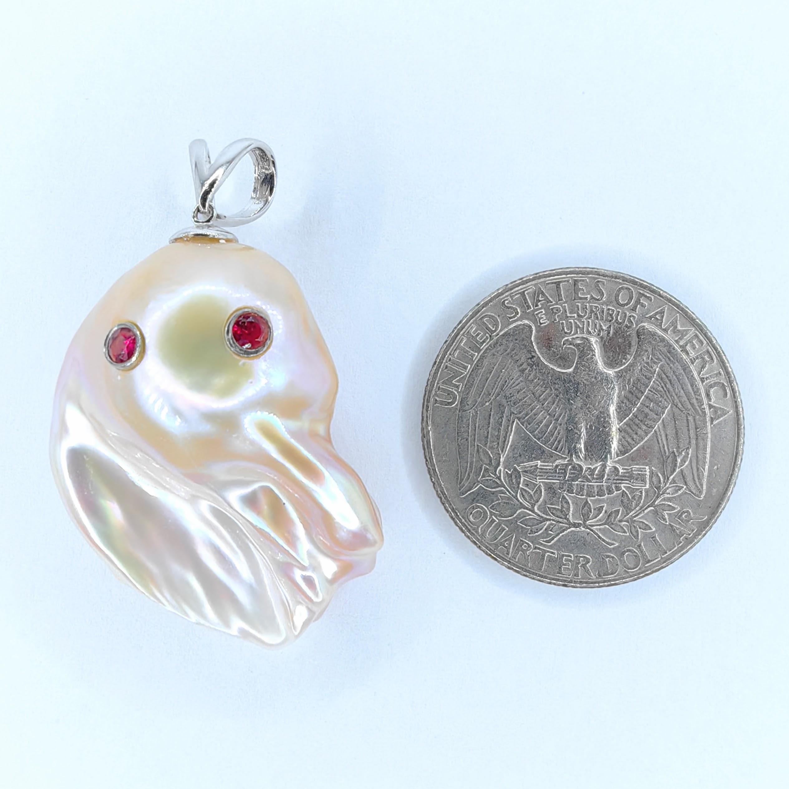 Contemporain Darling Phantom : Pendentif extra large en or 18 carats rubis et perles baroques roses Ghost en vente