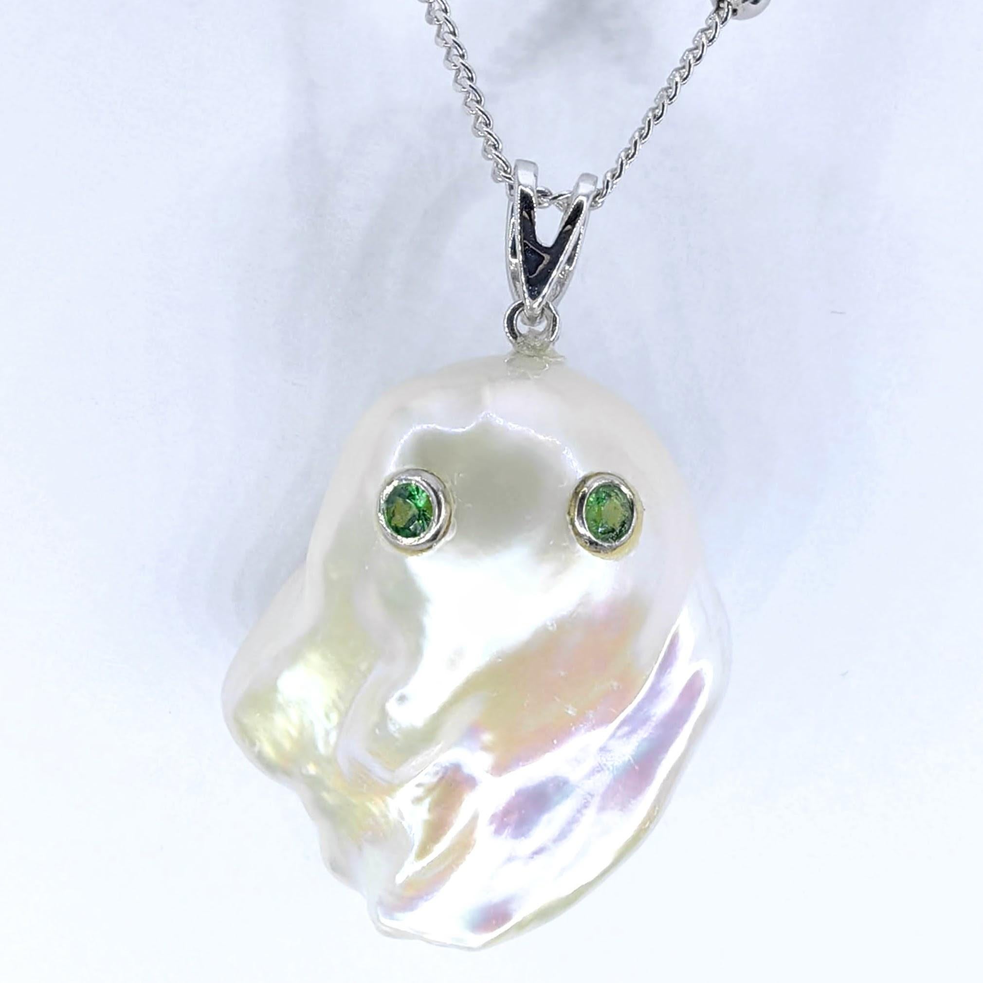 Contemporaneo Darling Phantom Gemini: ciondolo con tsavorite e diamante nero a due facce con perle fantasma in vendita