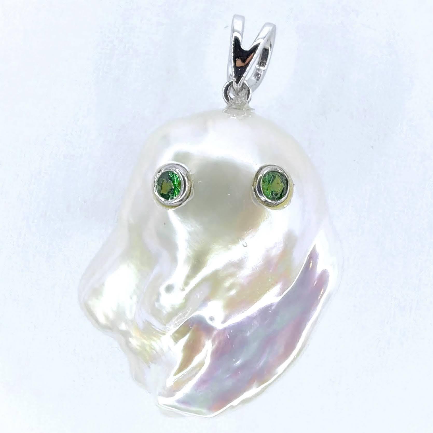 Darling Phantom Gemini: ciondolo con tsavorite e diamante nero a due facce con perle fantasma in vendita 1
