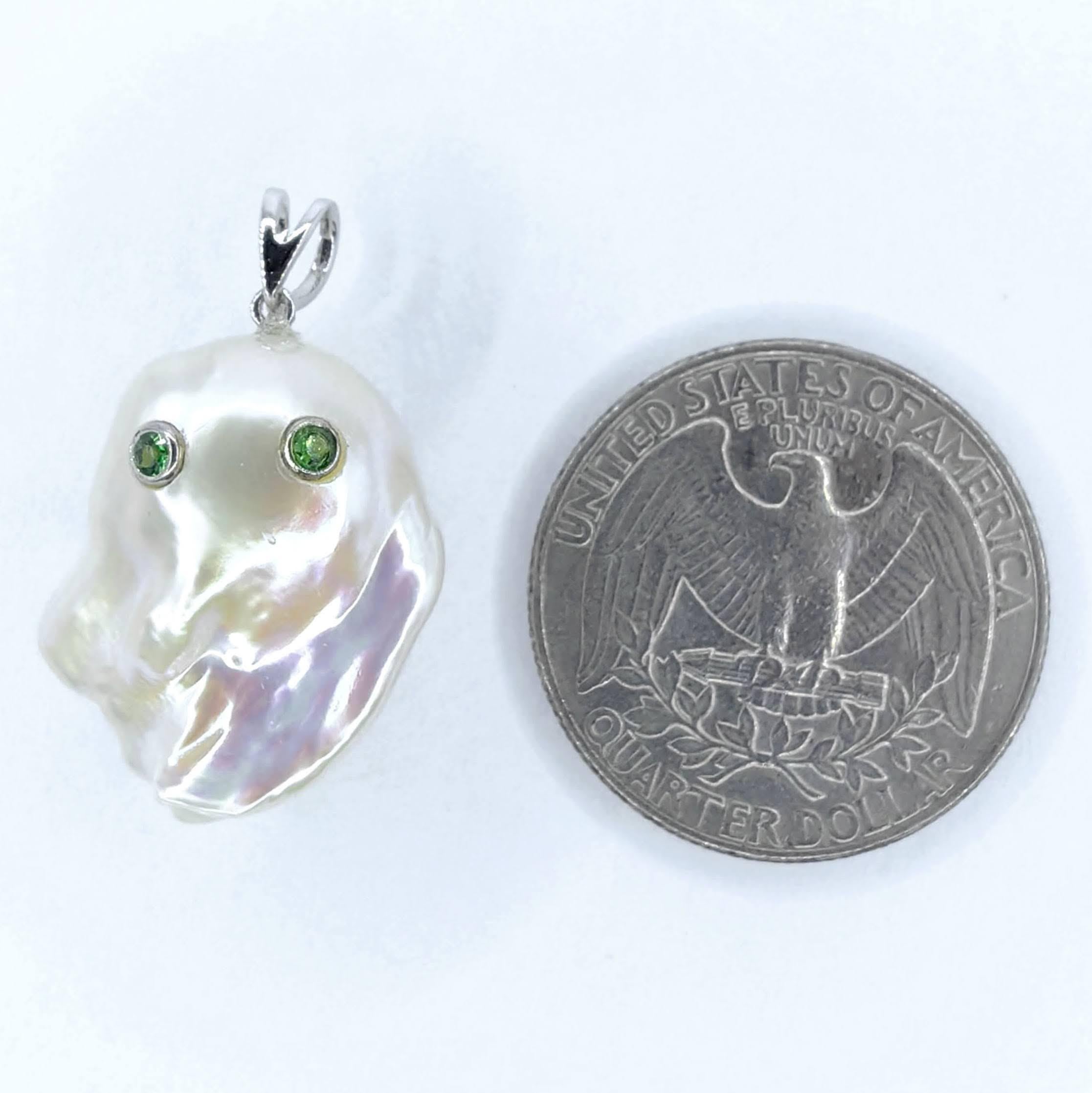 Darling Phantom Gemini: ciondolo con tsavorite e diamante nero a due facce con perle fantasma in vendita 3