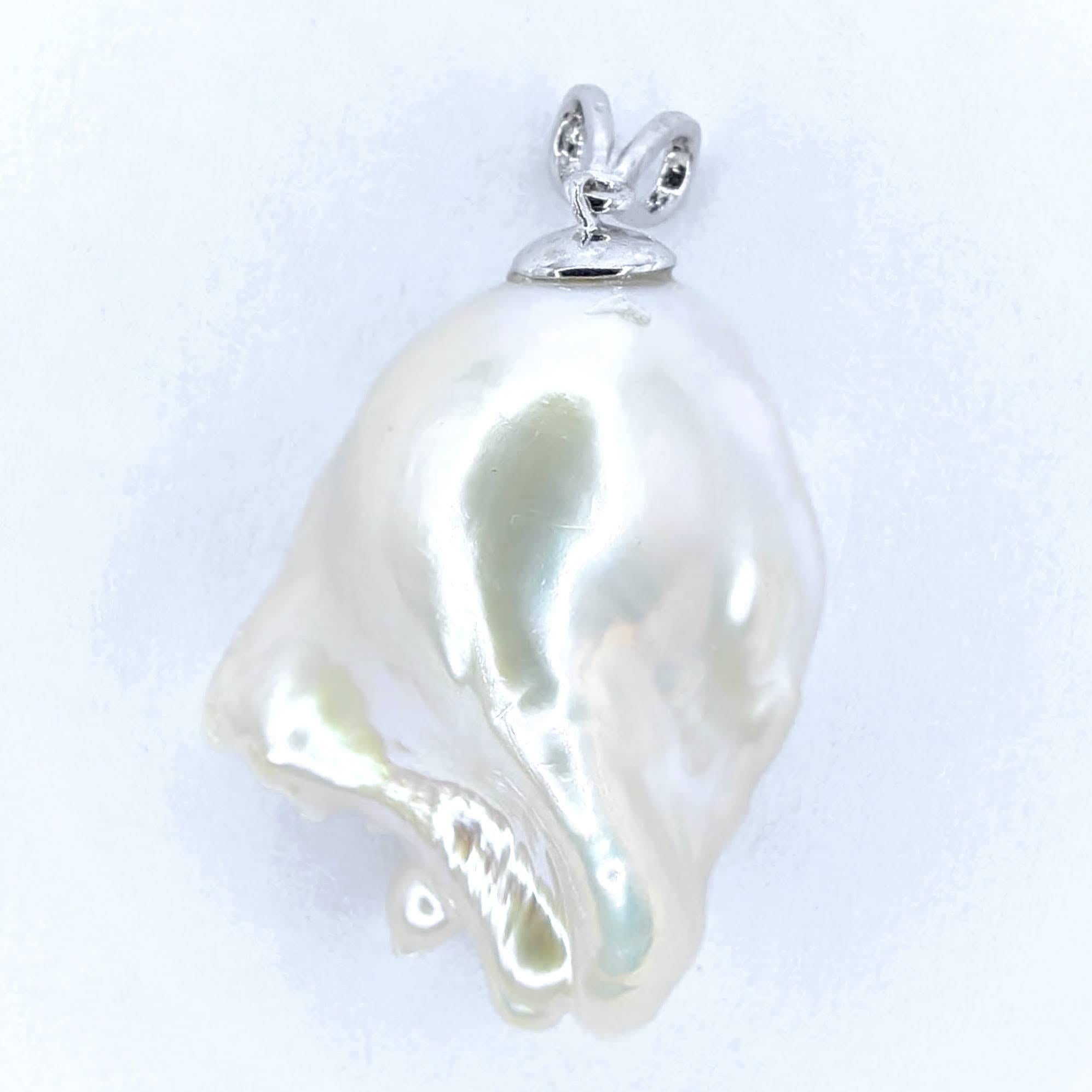 Darling Phantom: Orangefarbener Saphir Barockperlen-Ghost-Anhänger aus 18 Karat Weißgold für Damen oder Herren im Angebot