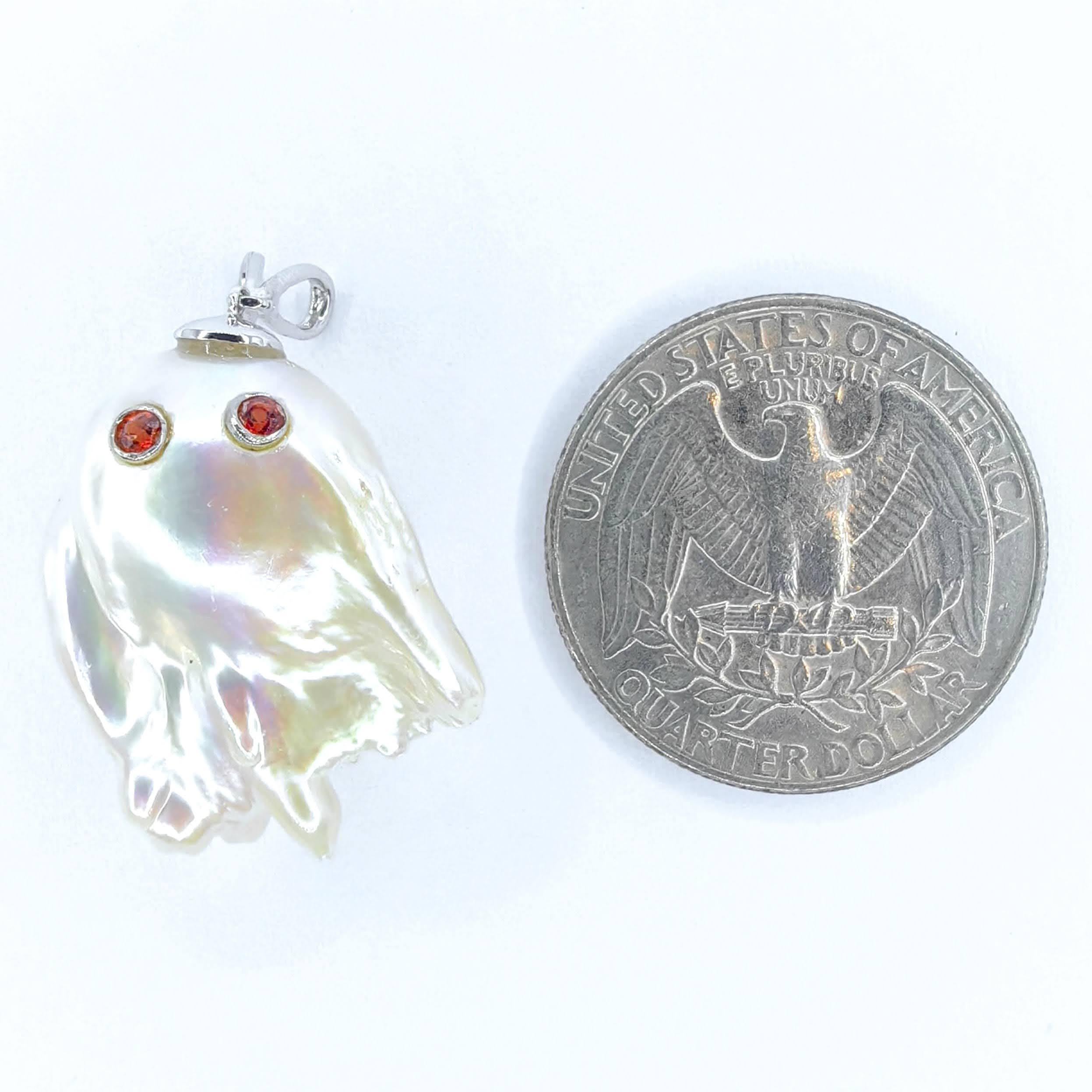 Darling Phantom: Orangefarbener Saphir Barockperlen-Ghost-Anhänger aus 18 Karat Weißgold im Angebot 1