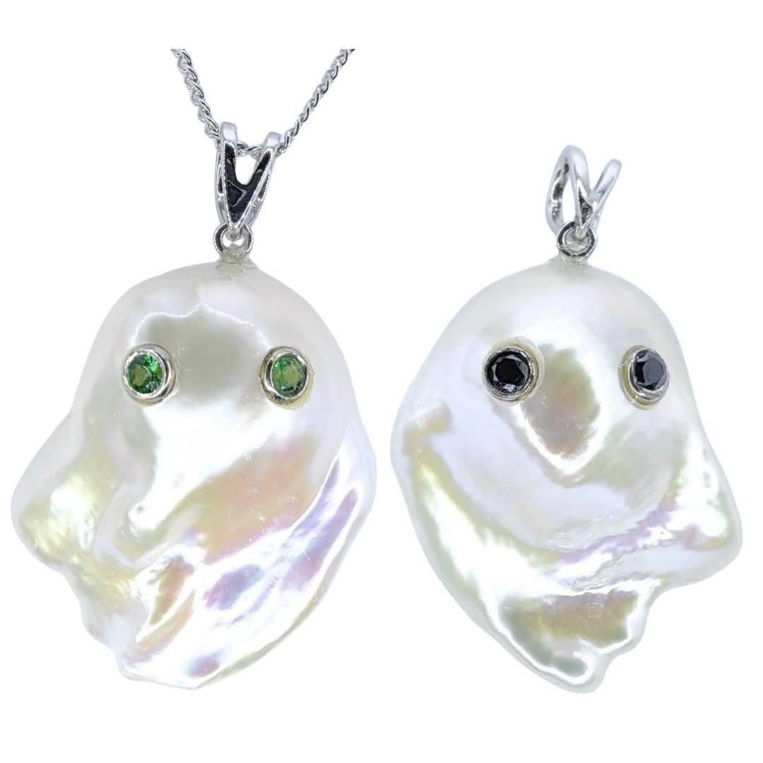 Darling Phantom Pearl Charms: Two-Faced Ghost Pearl Ohrring Charms (Bail-Free) (Zeitgenössisch) im Angebot