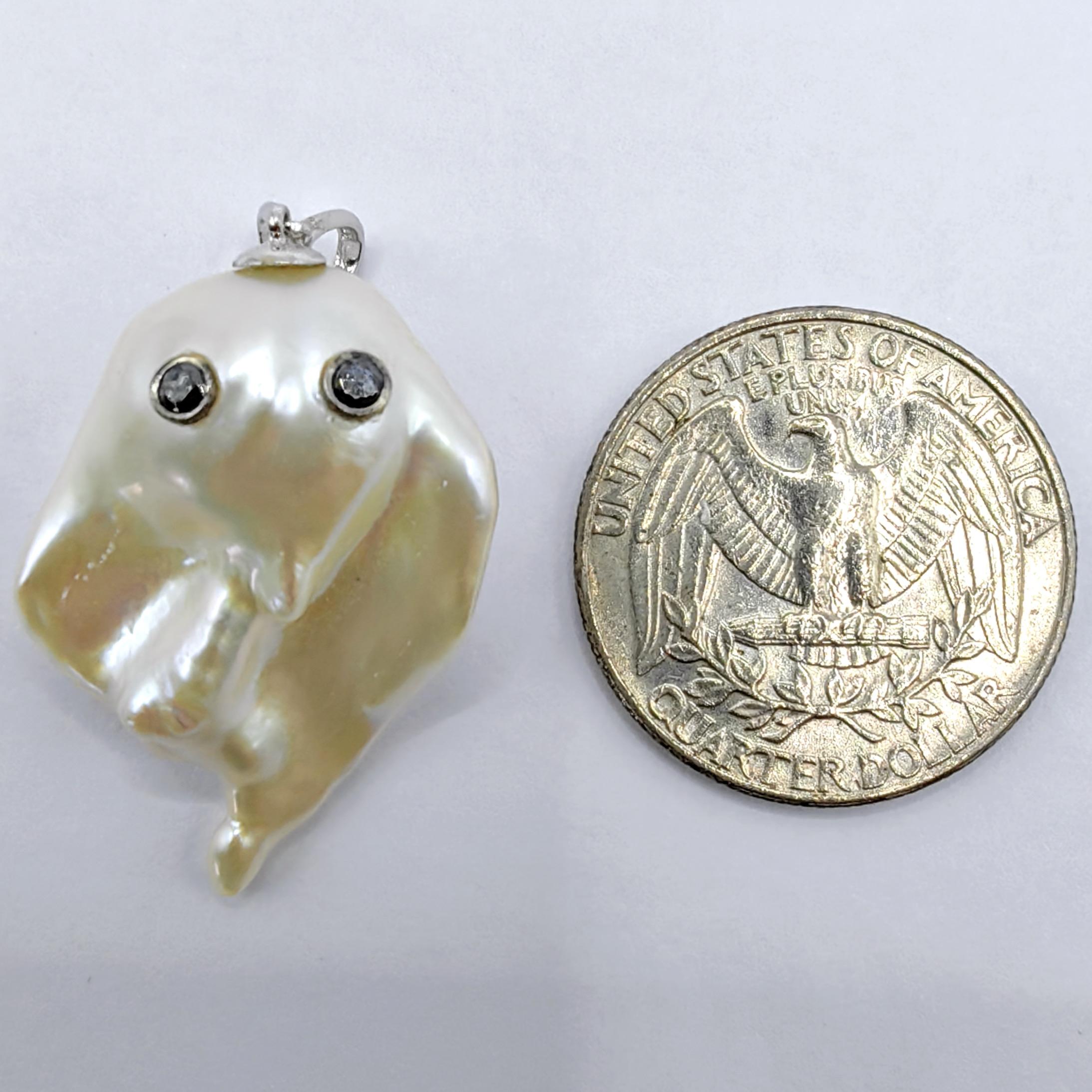 Contemporaneo Darling Phantom XL: Black Diamond Baroque Pearl Ghost Pendant in 18K White Gold in vendita