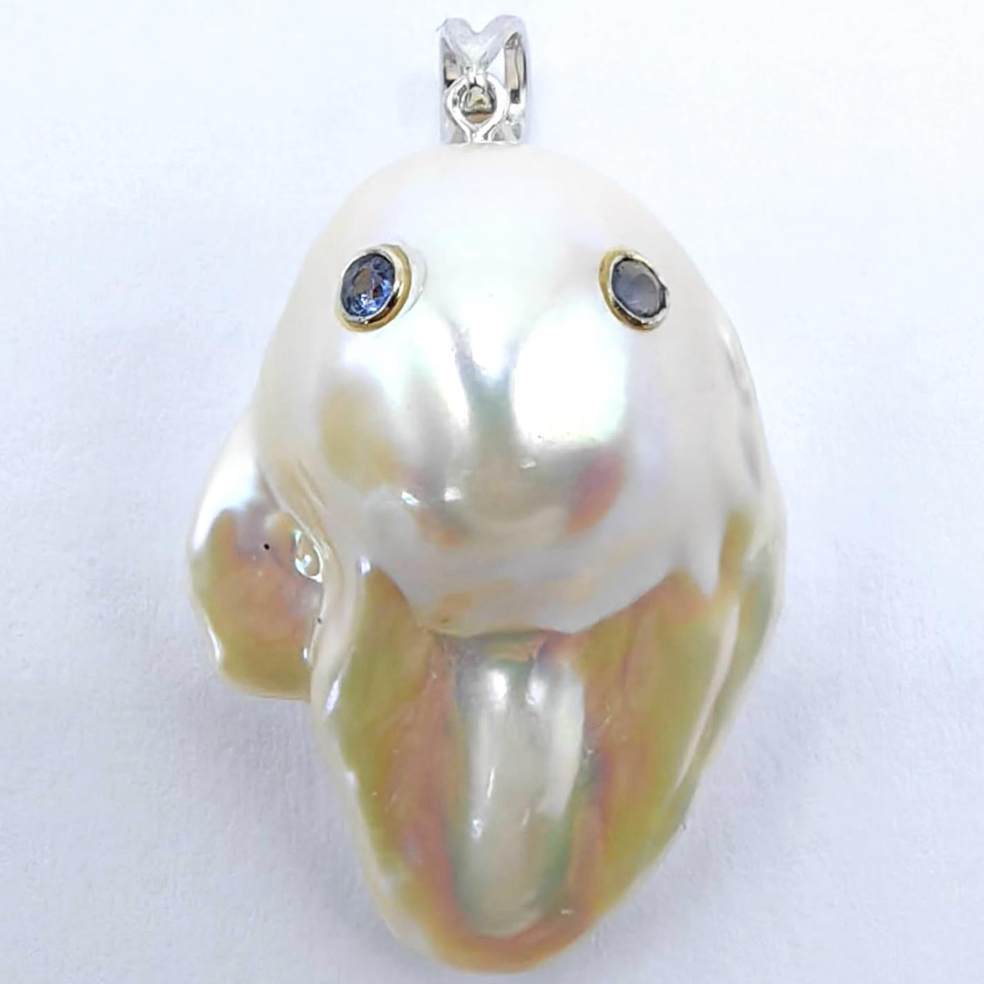 Darling Phantom XL: Ciondolo fantasma con perla barocca e zaffiro blu in oro bianco 18 carati In condizioni Nuovo in vendita a Wan Chai District, HK