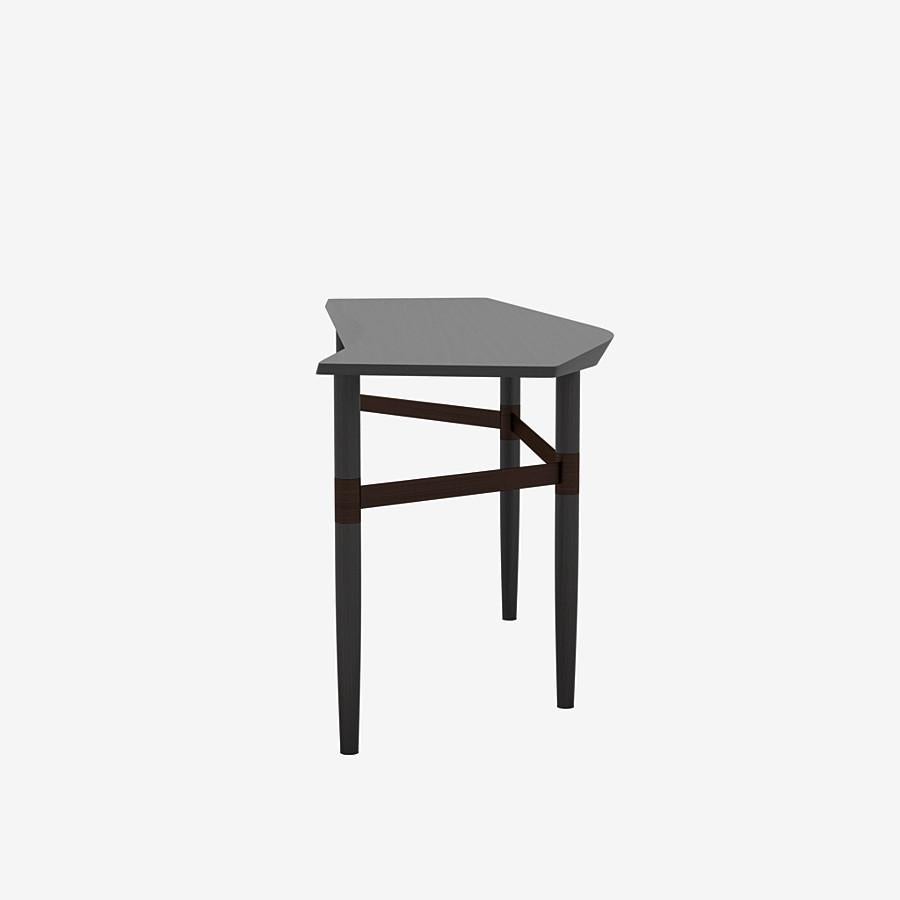 Darling Point-Schreibtisch von Yabu Pushelberg aus schwarz Pfefferstreuer gebeizter Eiche und Messing (Moderne) im Angebot