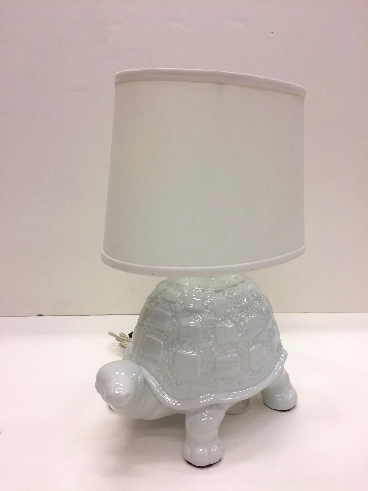 Darling White Ceramic Turtle Lamp For Sale 3