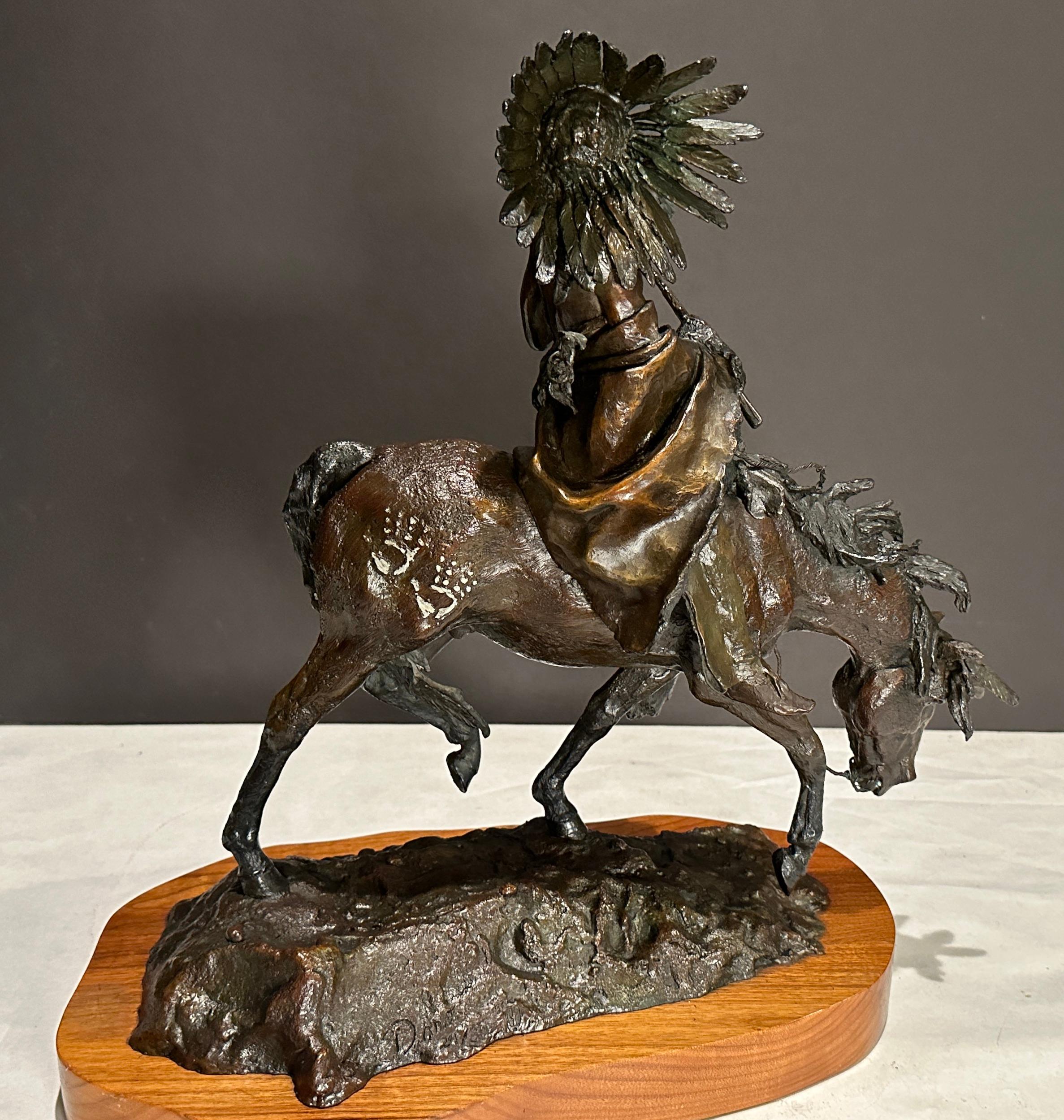 Bronzeskulptur der amerikanischen Ureinwohner zu Pferd, Daro Flood im Angebot 2