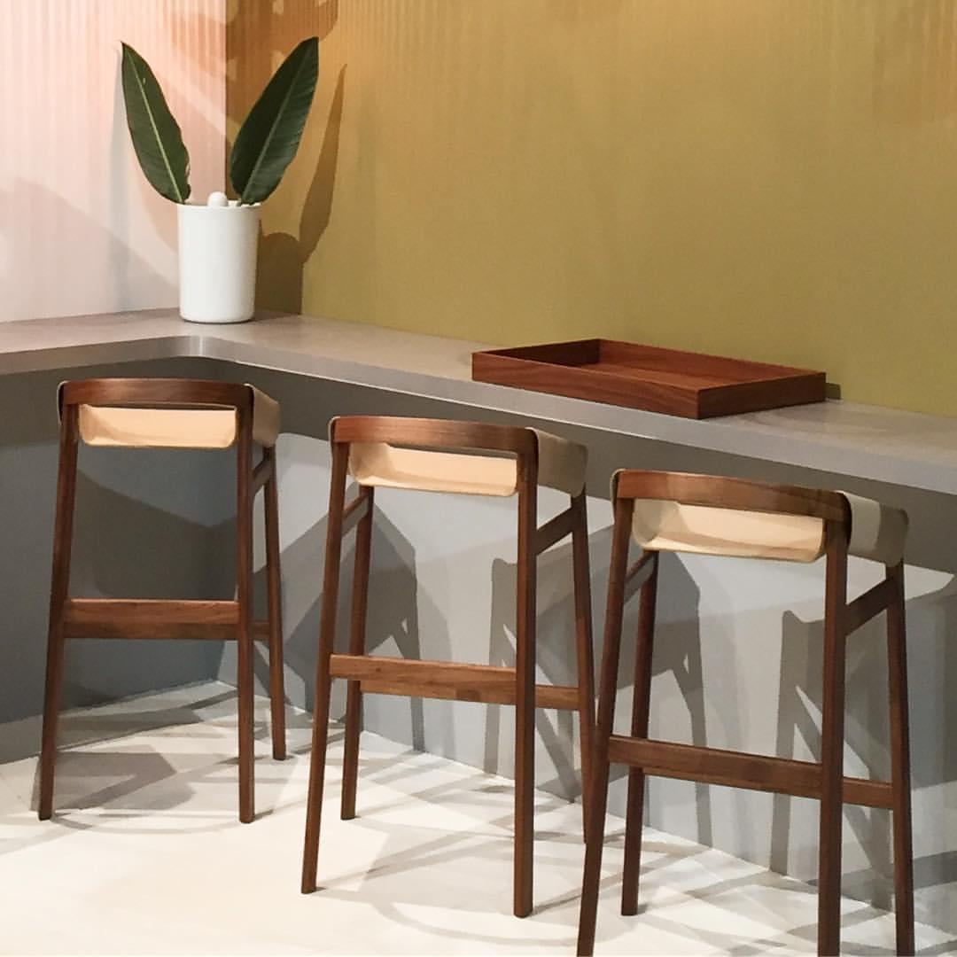 Français Tabouret de bar Dartagnan Tinto Noce par Haymann Editions en vente