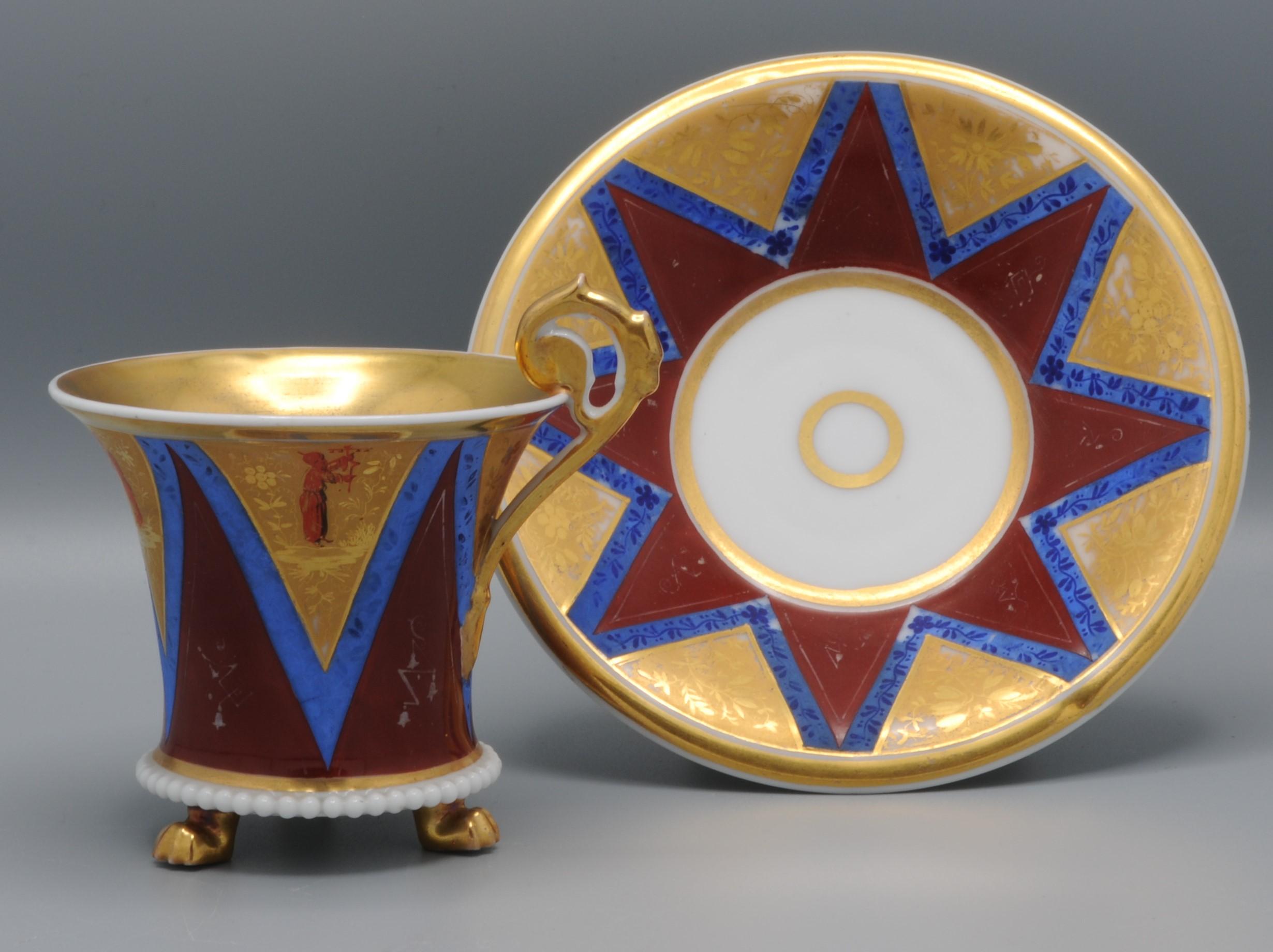 Empire Darte Freres (?) - Cup and saucer, chinoiserie decoration, early 19th century For Sale
