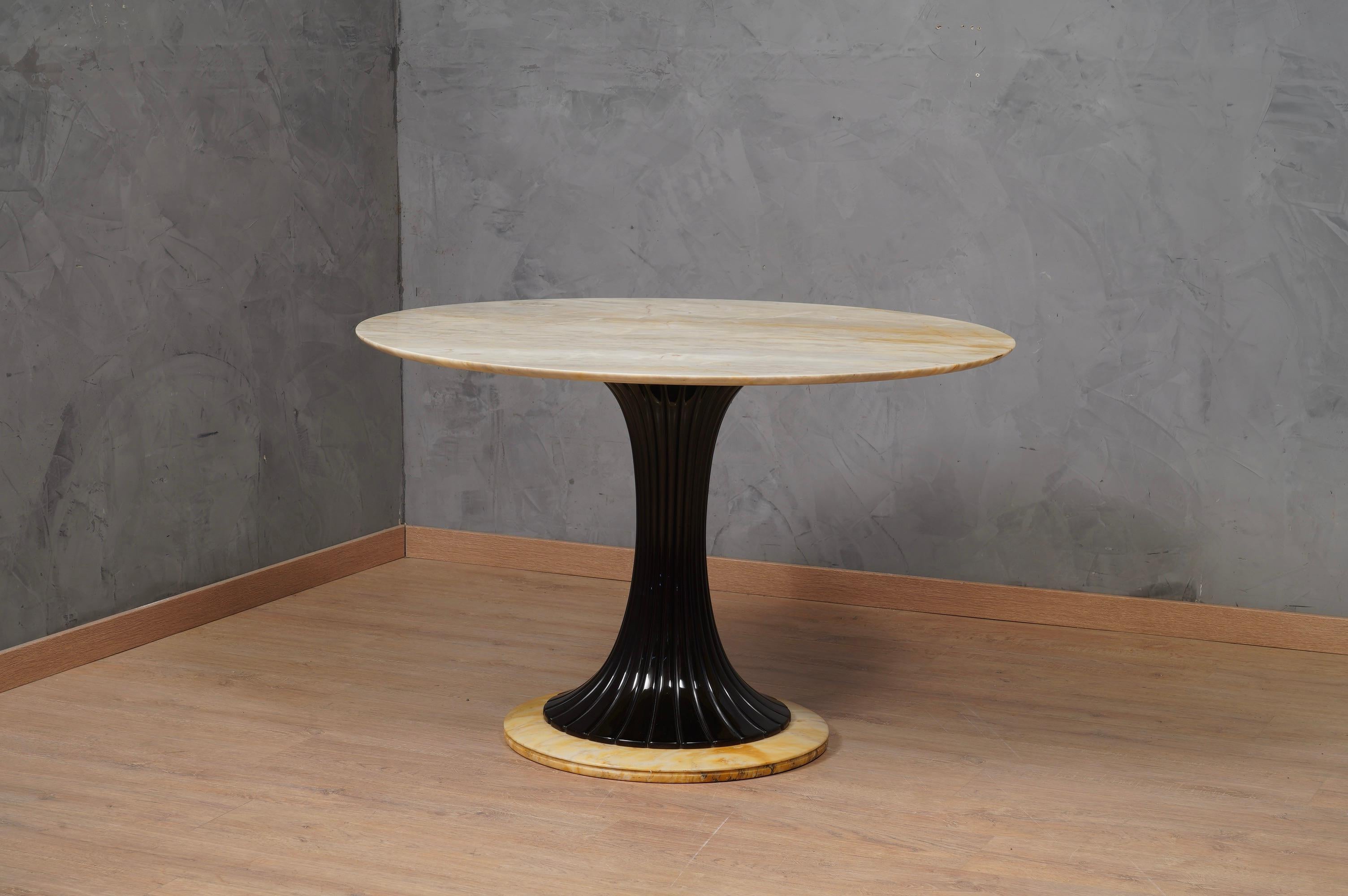 Mid-Century Modern Dassi Marble and Wood Mid-Century Center Table, 1950 For Sale