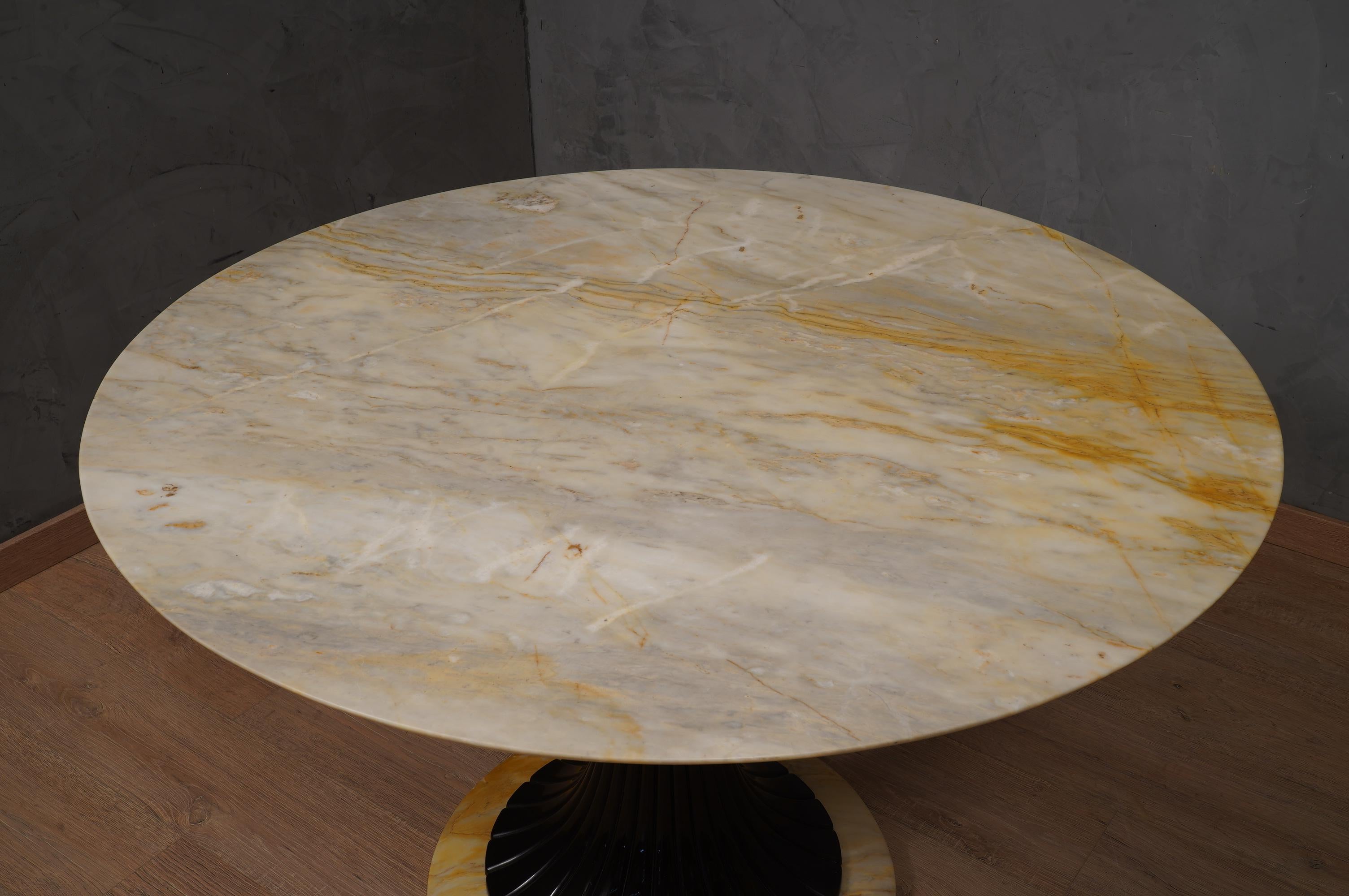 Italian Dassi Marble and Wood Mid-Century Center Table, 1950 For Sale