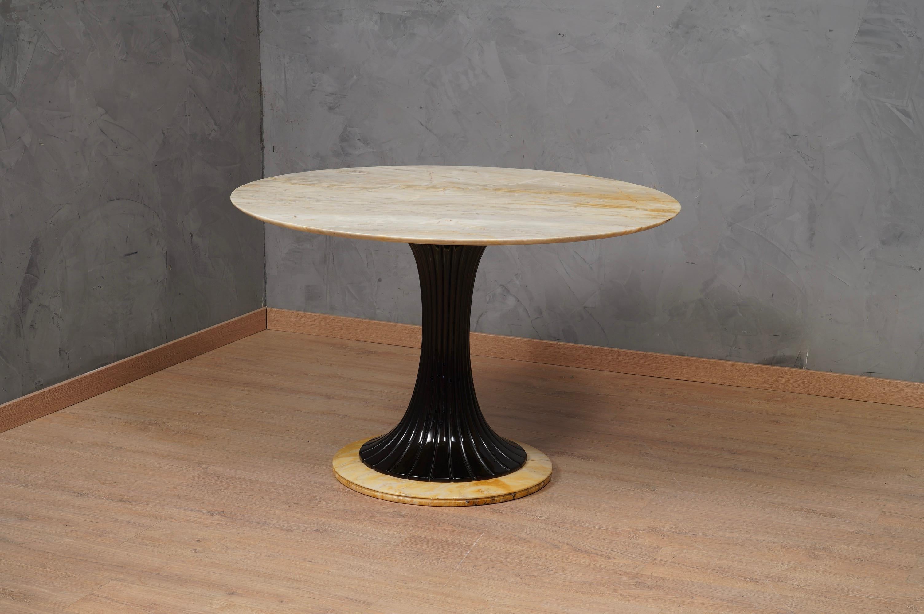 Dassi Marble and Wood Mid-Century Center Table, 1950 In Good Condition For Sale In Rome, IT