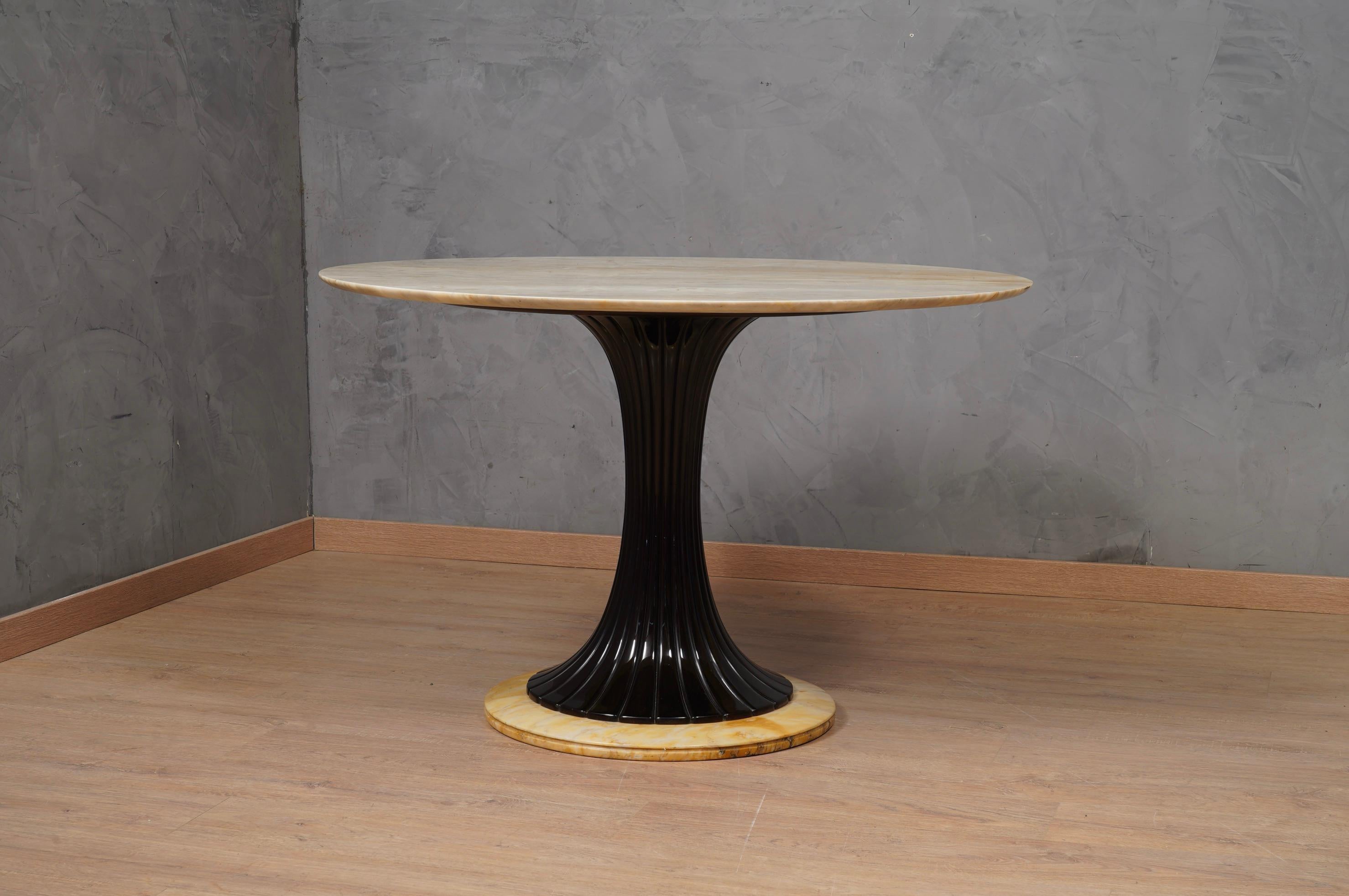 Dassi Marble and Wood Mid-Century Center Table, 1950 For Sale 2
