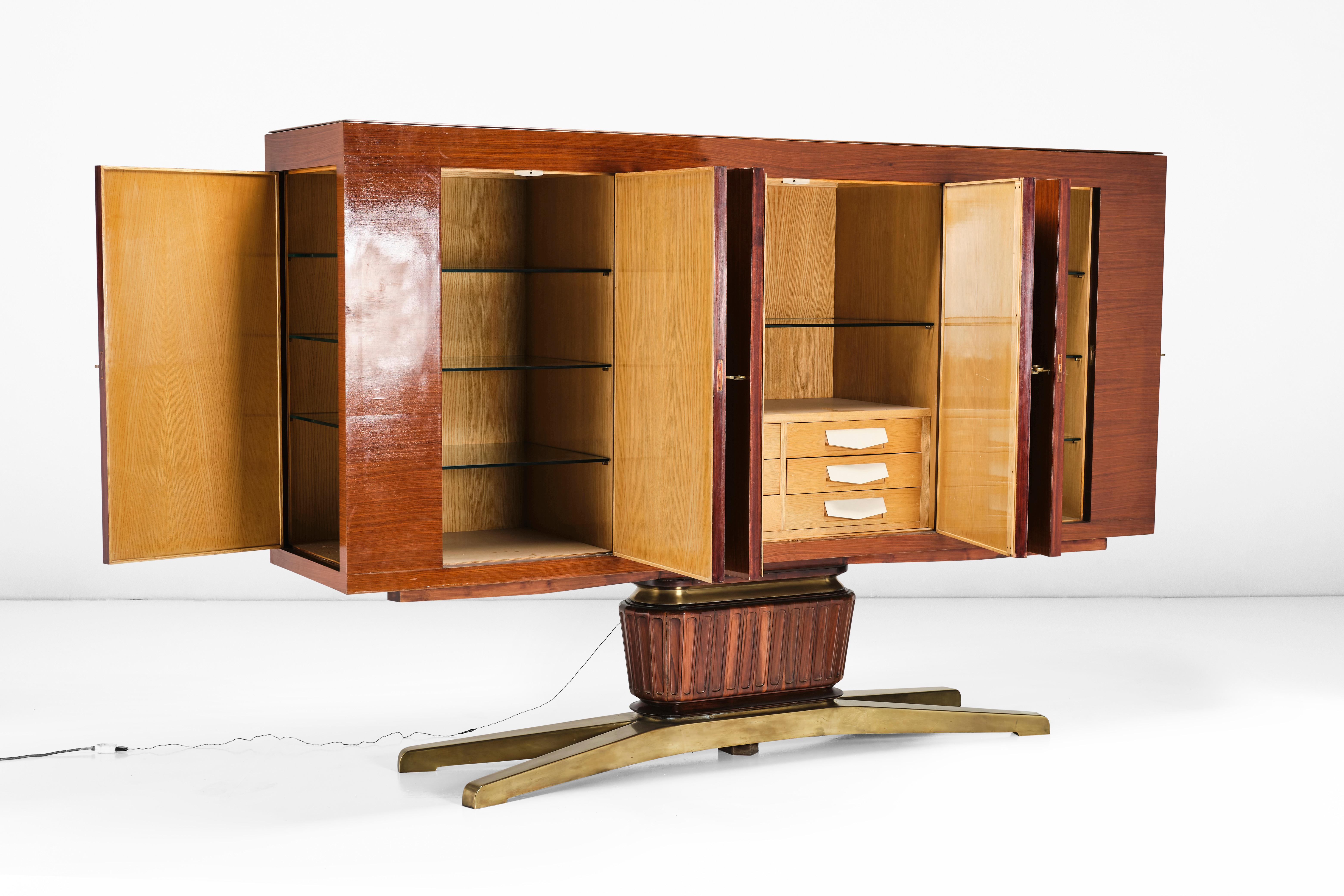 Milieu du XXe siècle Superbe meuble de bar à éclairage Dassi, design italien des années 1950 en vente