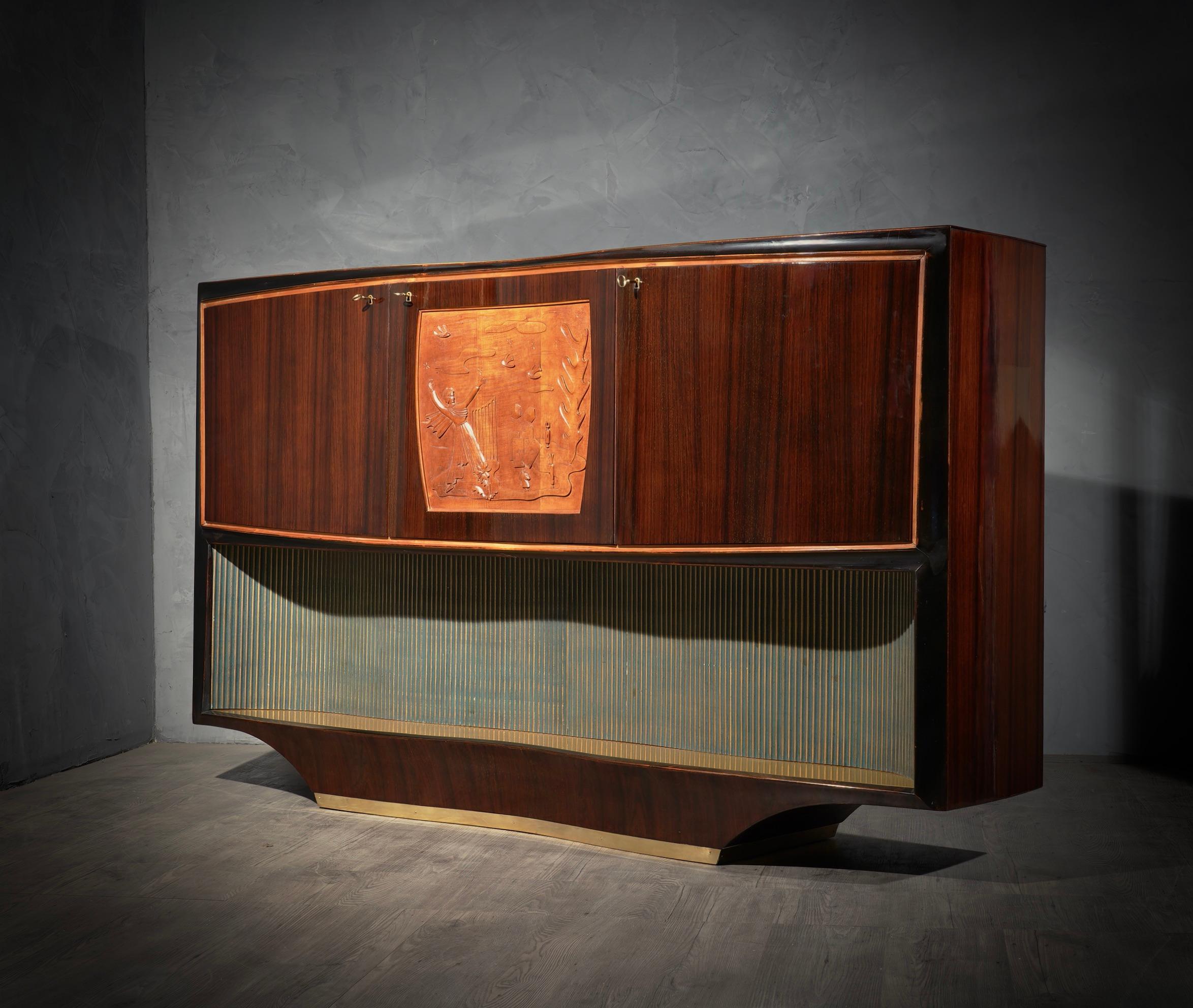 Buffet con mobile in legno di noce di Vittorio Dassi, 1940 in vendita 1
