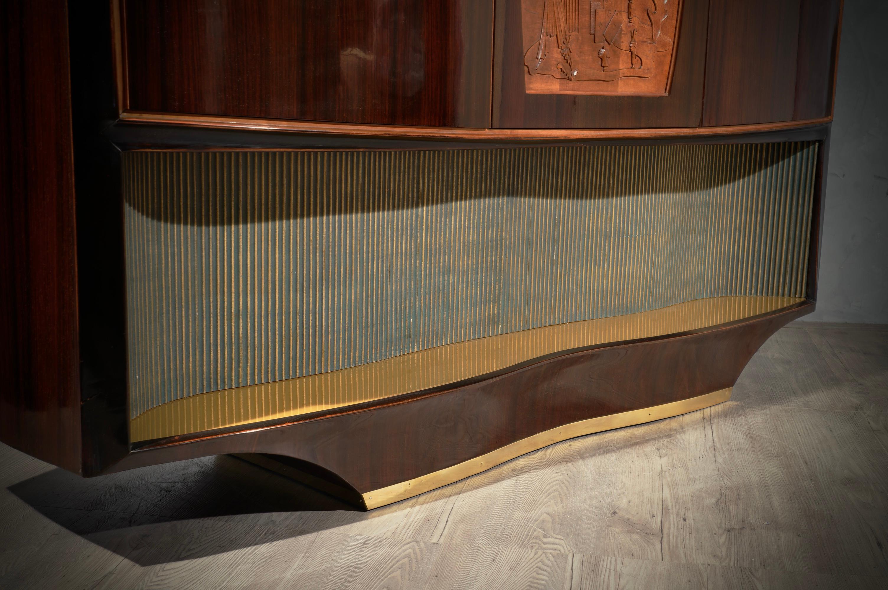 Buffet con mobile in legno di noce di Vittorio Dassi, 1940 in vendita 2