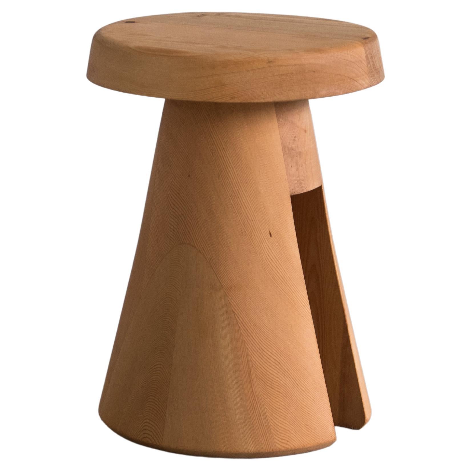 Tabouret de données naturel de l'Oregon par l'Atelier Thomas Serruys