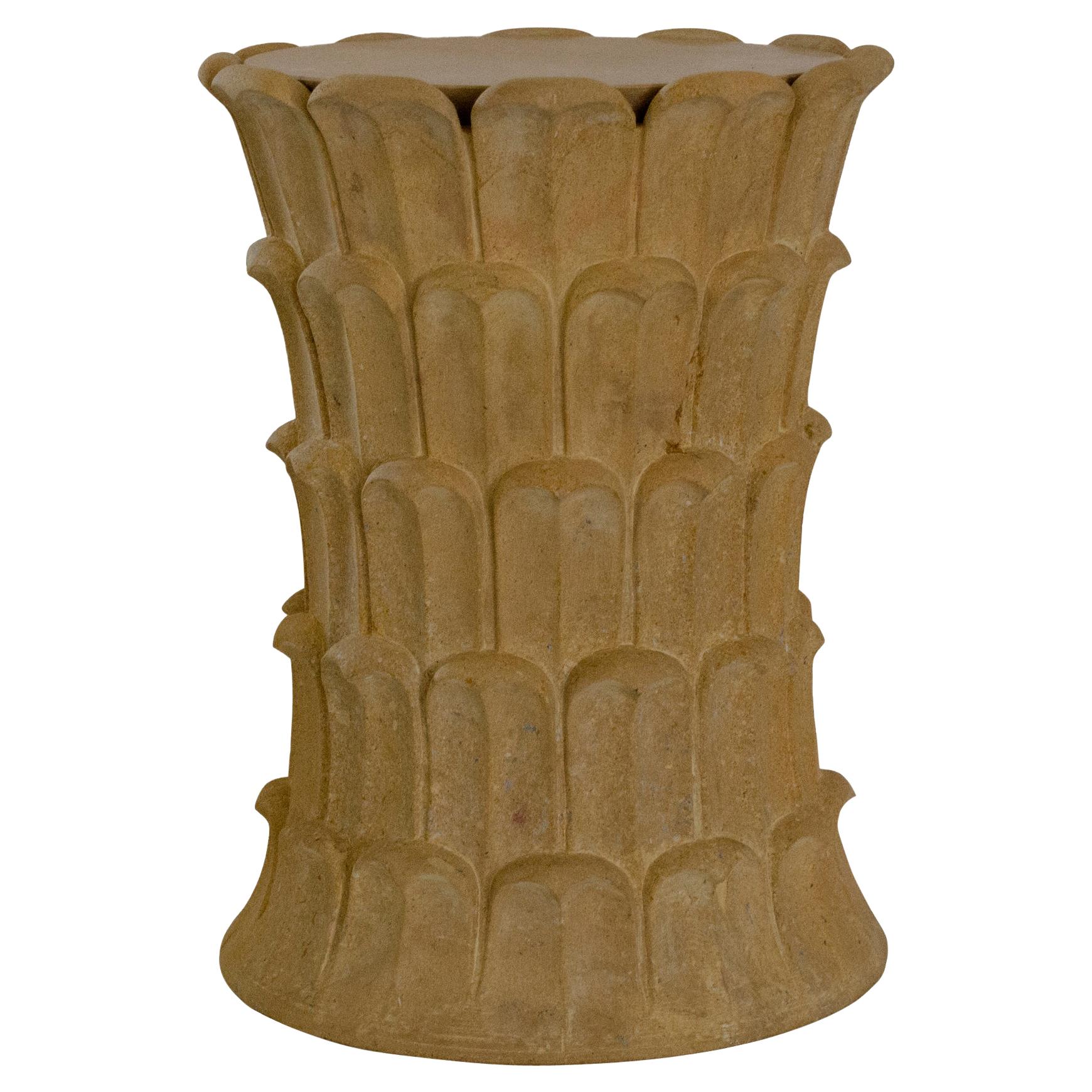 Palmen-Beistelltisch aus Jaisalmer-Stein, handgefertigt in Indien, datiert