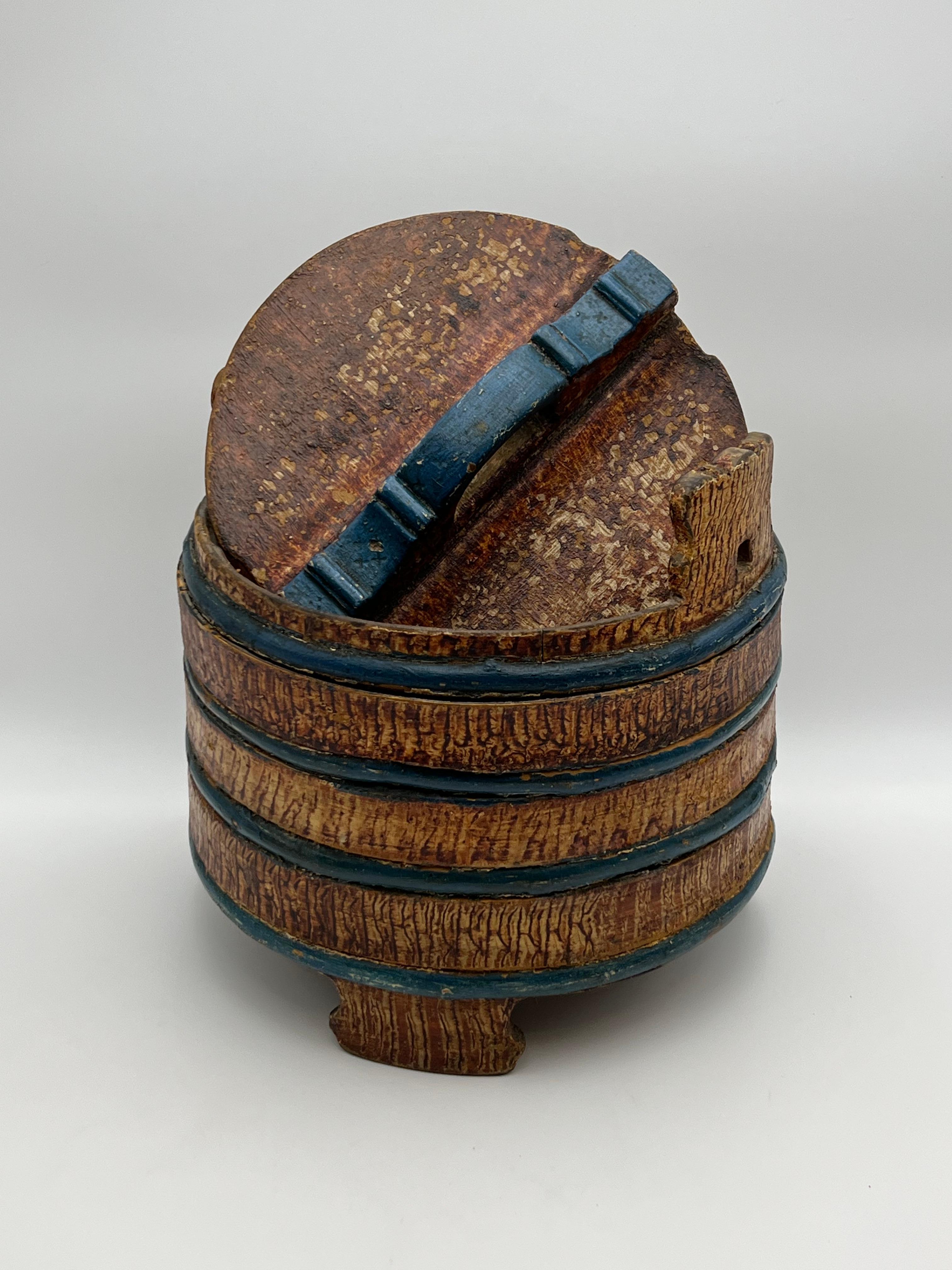 Secchiello da burro rustico datato 1819, Norvegia, arte popolare di qualità museale in vendita 11