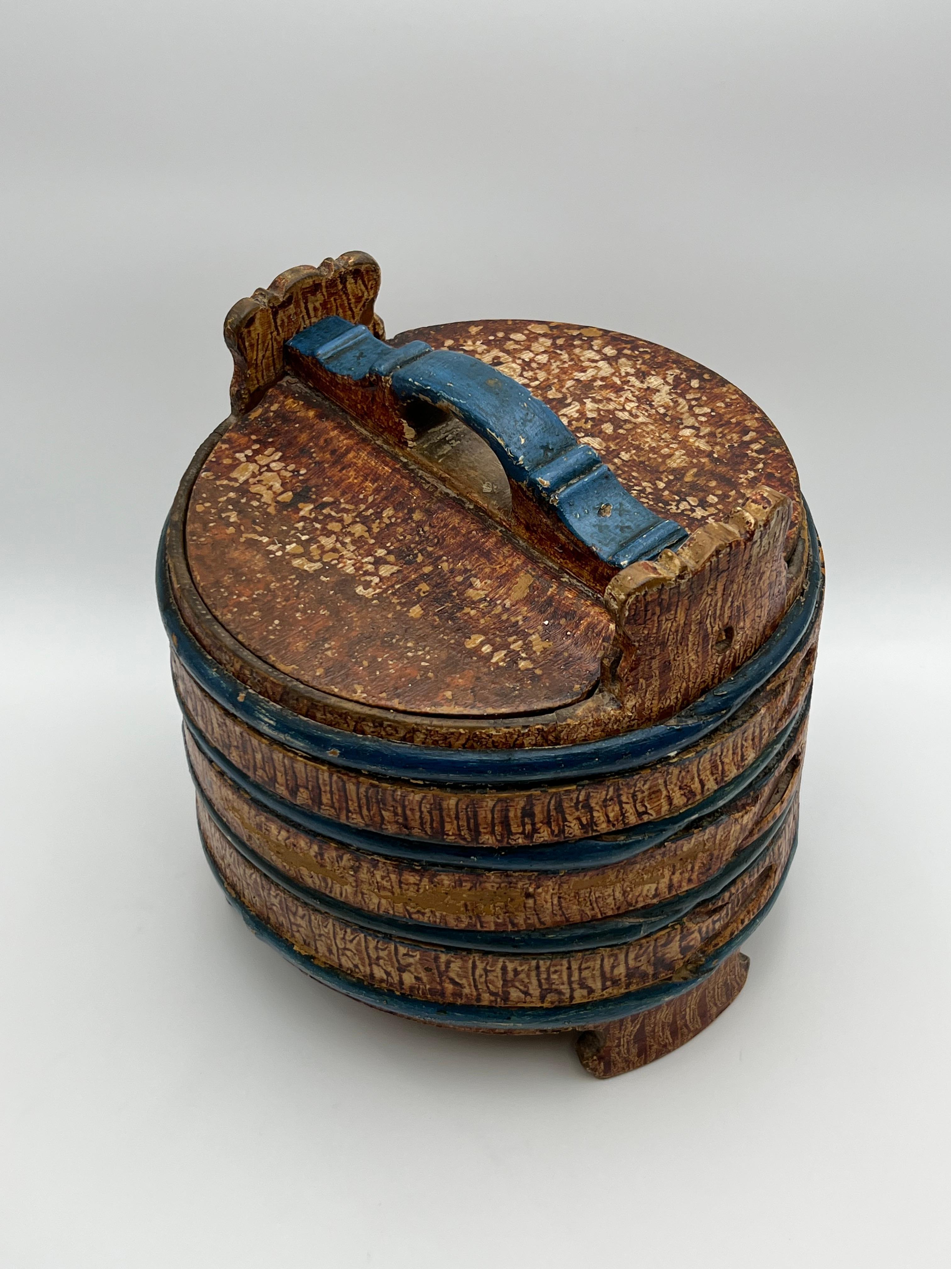 Secchiello da burro rustico datato 1819, Norvegia, arte popolare di qualità museale In condizioni buone in vendita a Skien, NO