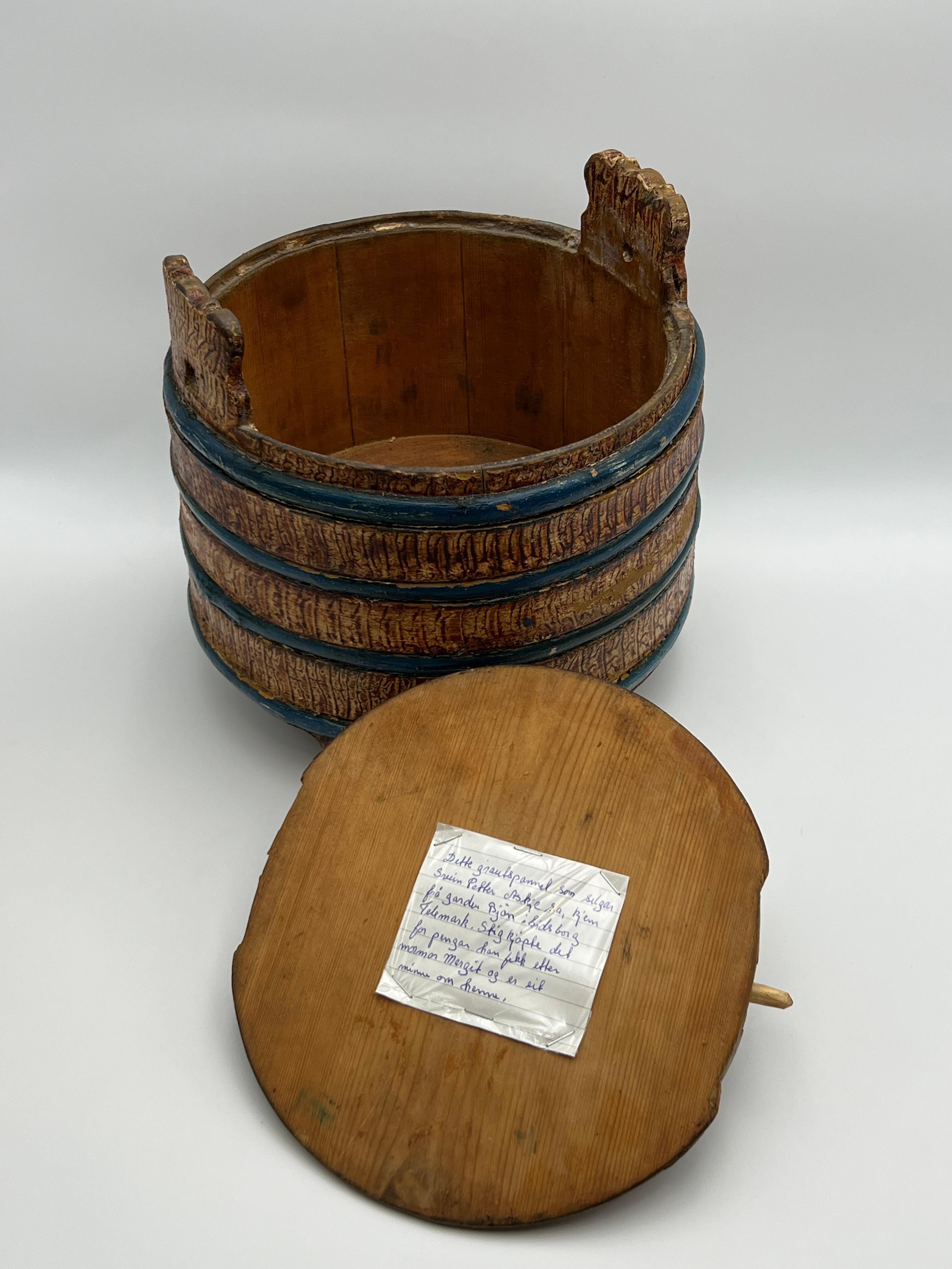Secchiello da burro rustico datato 1819, Norvegia, arte popolare di qualità museale in vendita 1