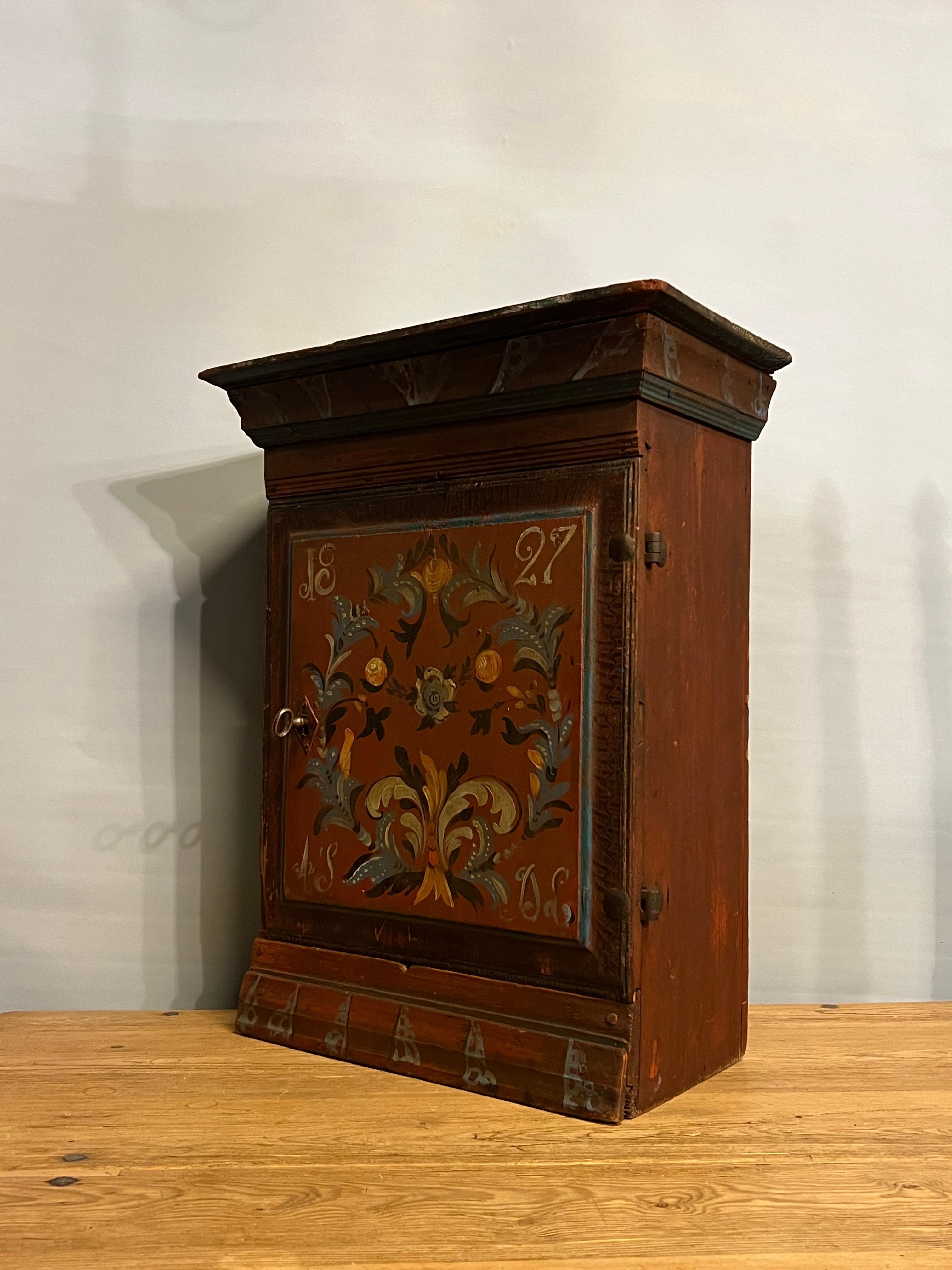 Fechado en 1827 - Antiguo armario colgante noruego, pintado a mano por Embrik Bæra en venta 6