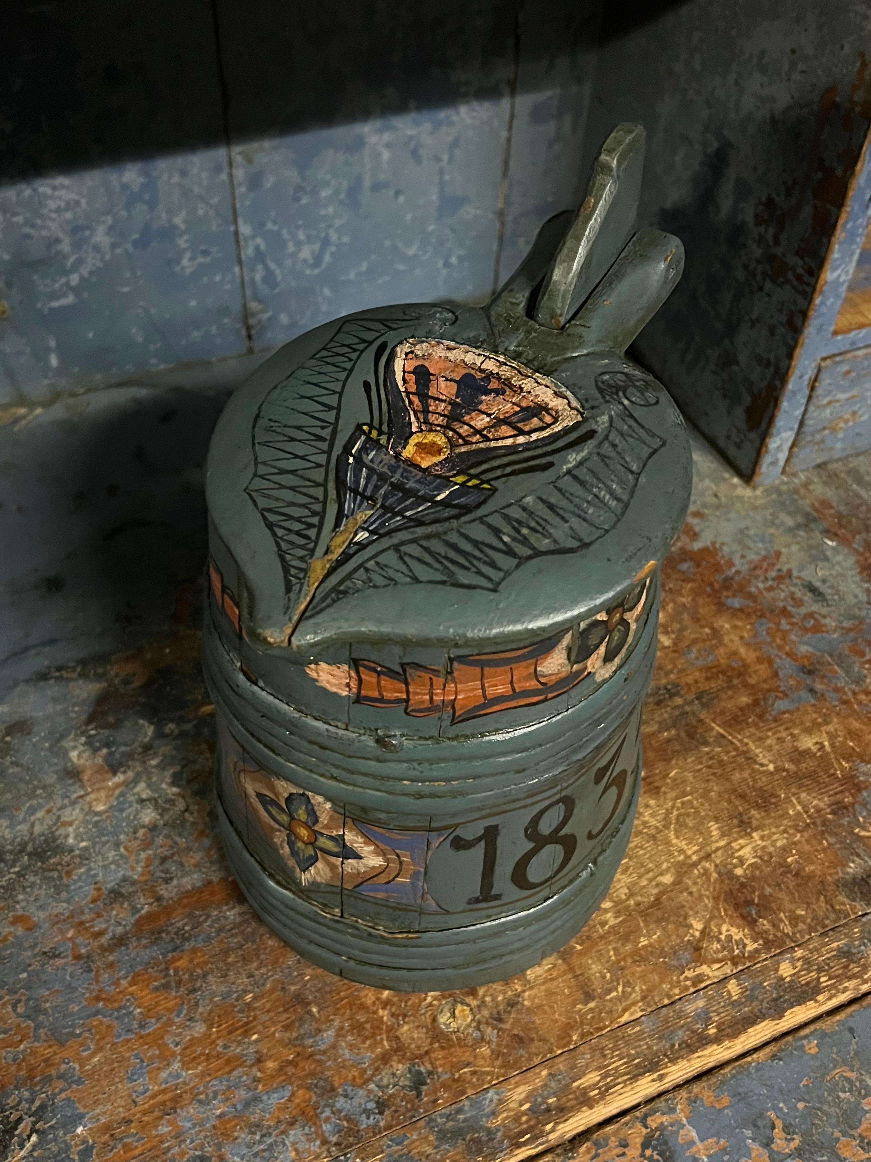 Fechada en 1835 Jarra / tankard antigua con rosemaling, estilo nórdico, rústico de granja en Bueno estado para la venta en Skien, NO