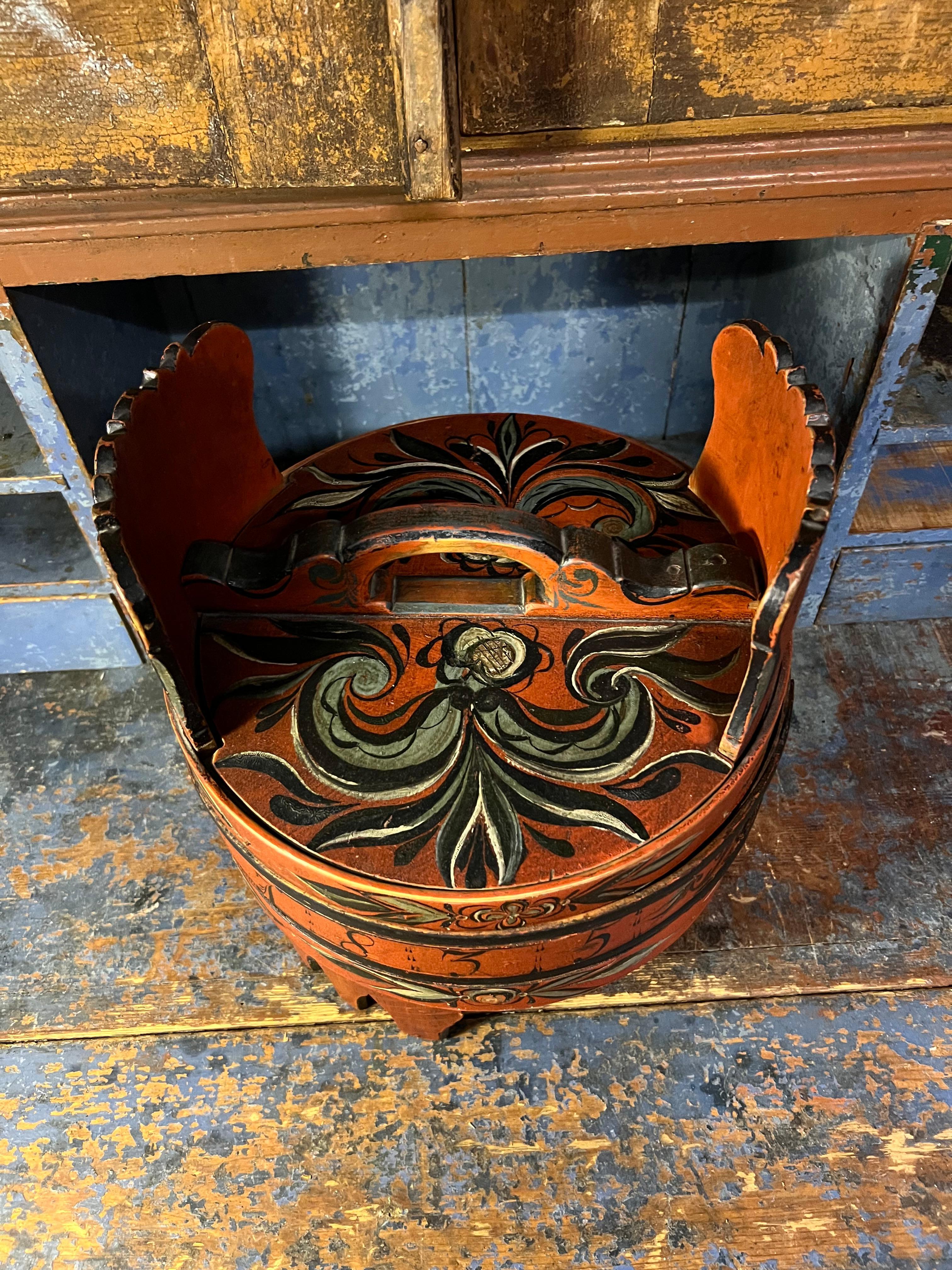 Datiert 1835 Hallingdal Rosemaling - Antike Ambarbox, Norwegen - Museumsqualität (Norwegisch) im Angebot
