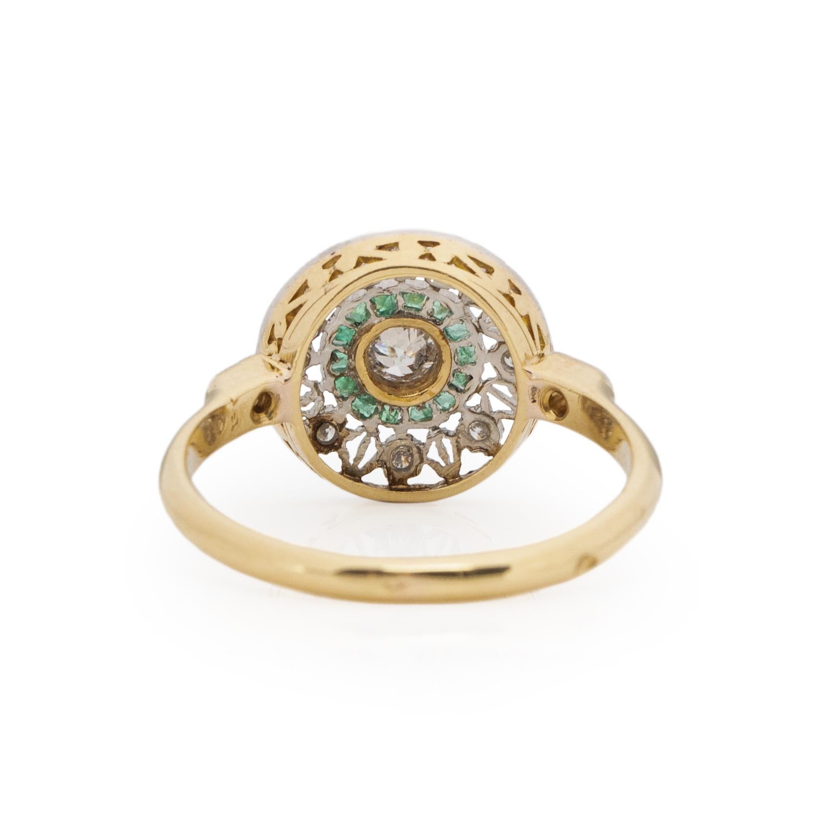 Französischer zweifarbiger, durchbrochener Doppelhalo-Diamant- und Smaragdring mit französischer Punze von 1838 (Französischer Schliff)