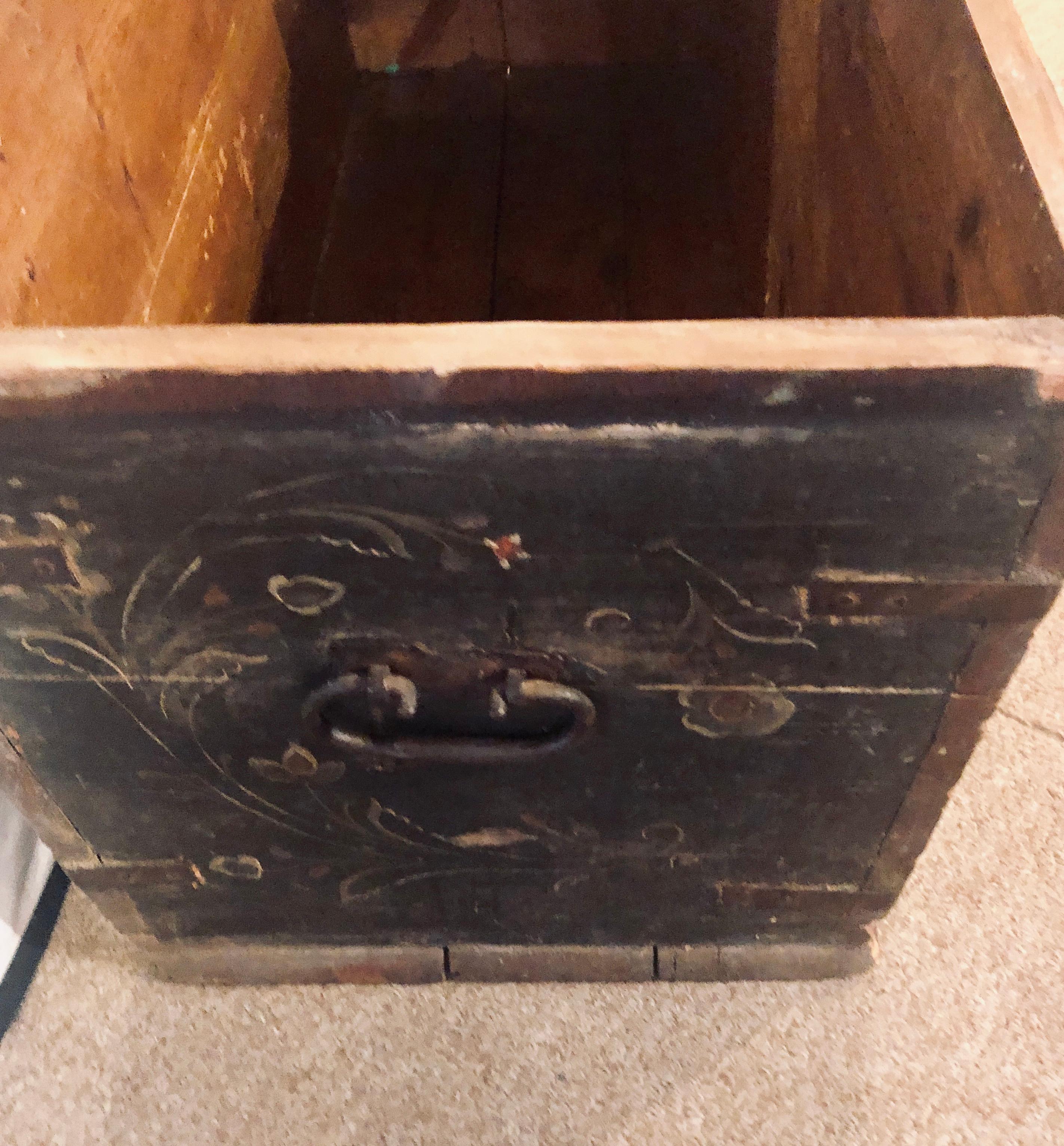 Original Painted Dowry Chest Trunk or Luggage, Dated 1840 For Sale 8