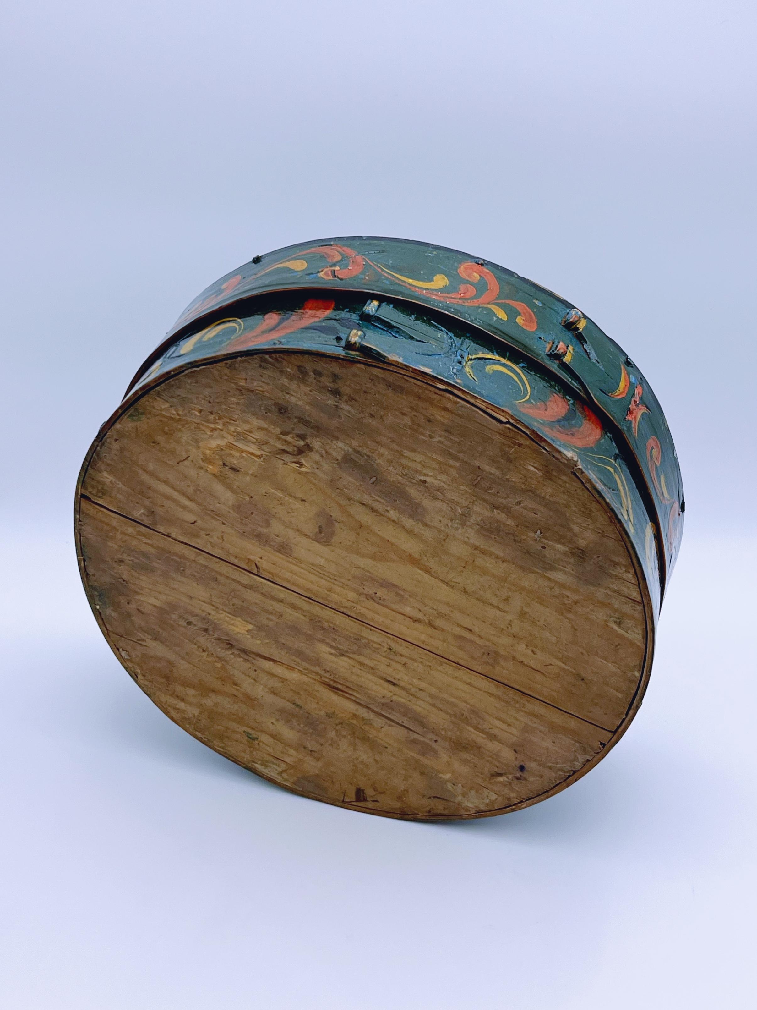 Daté de 1850 Boîte à dents ancienne de qualité musée avec Rosemaling, bois courbé, nordique en vente 1