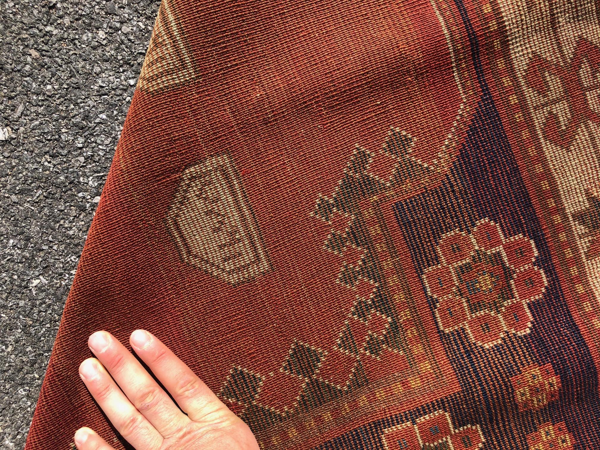 Fin du XIXe siècle 4x6 pieds daté de 1870. Tapis caucasien ancien, étagère supérieure en forme de prière pour collectionneurs en vente