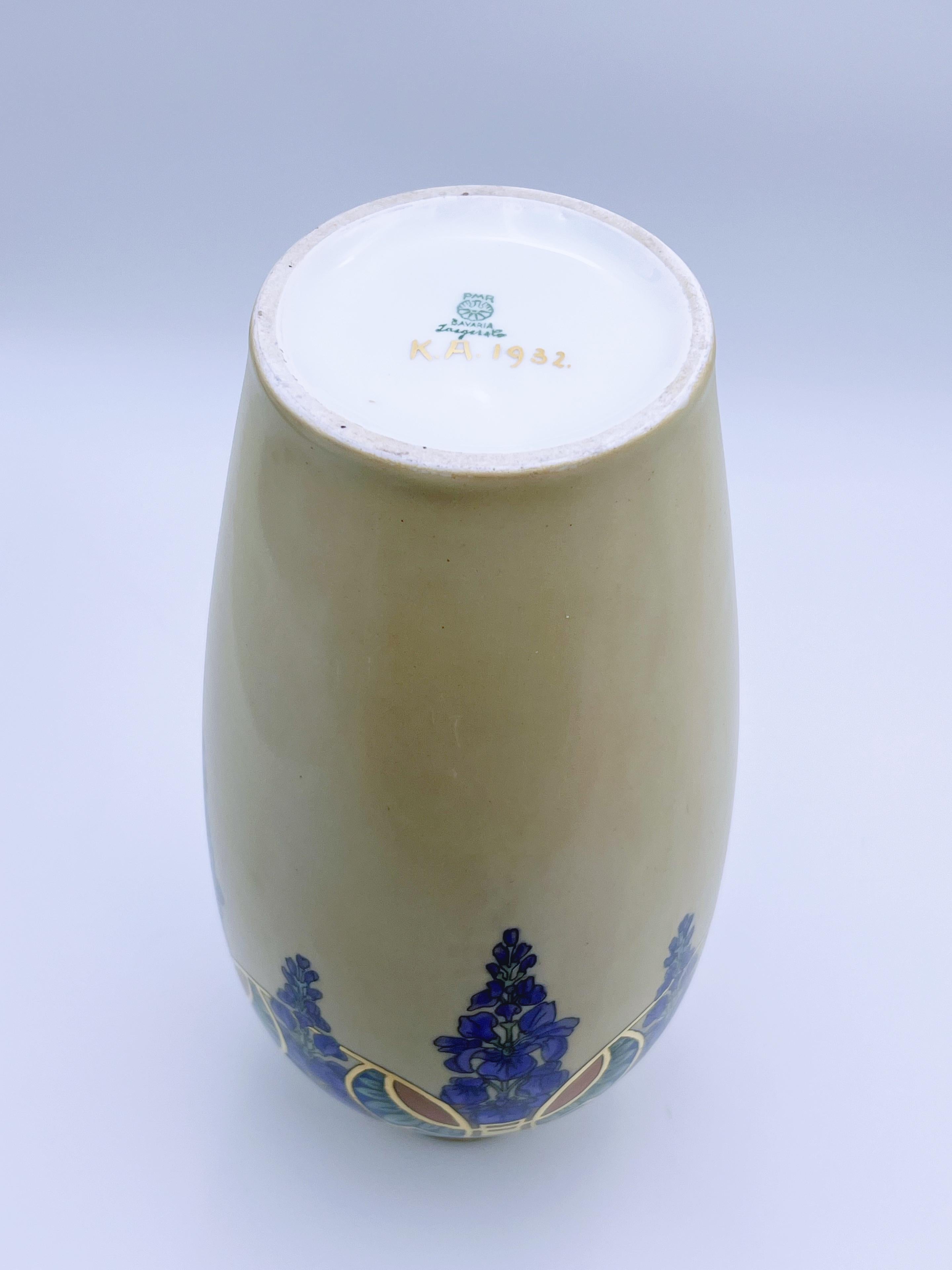 Vase urne Arts & Crafts peint à la main, doré à l'or, signé par l'artiste, daté de 1932 en vente 3